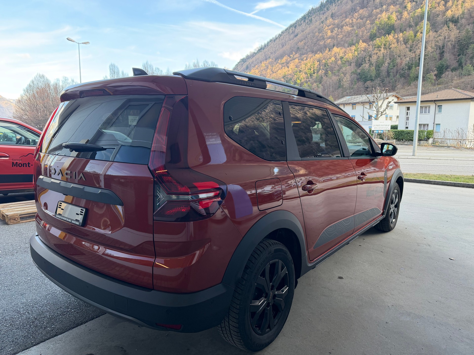 DACIA Jogger HEV 140 Extreme+-image-2