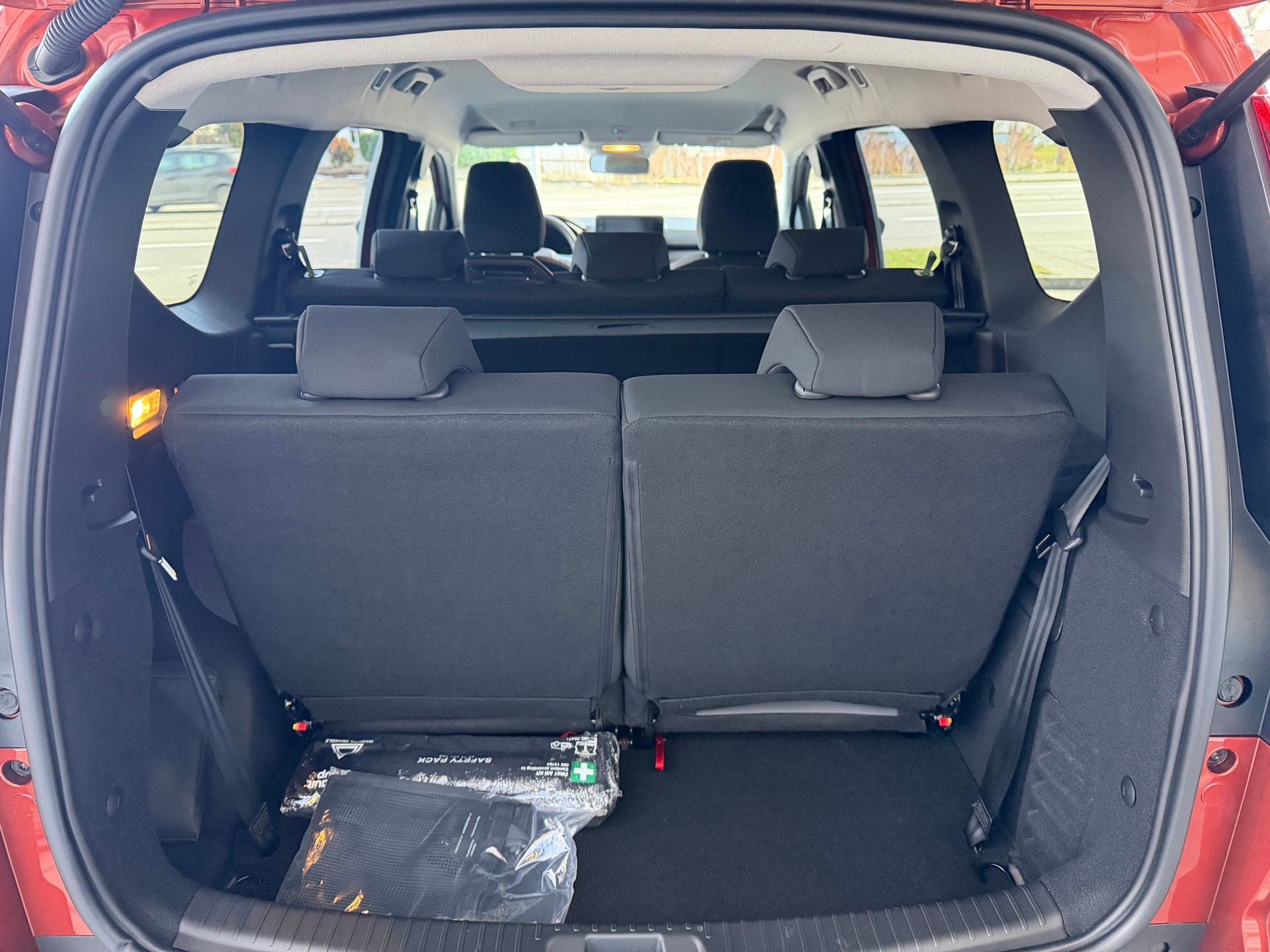 DACIA Jogger HEV 140 Extreme+-image-7