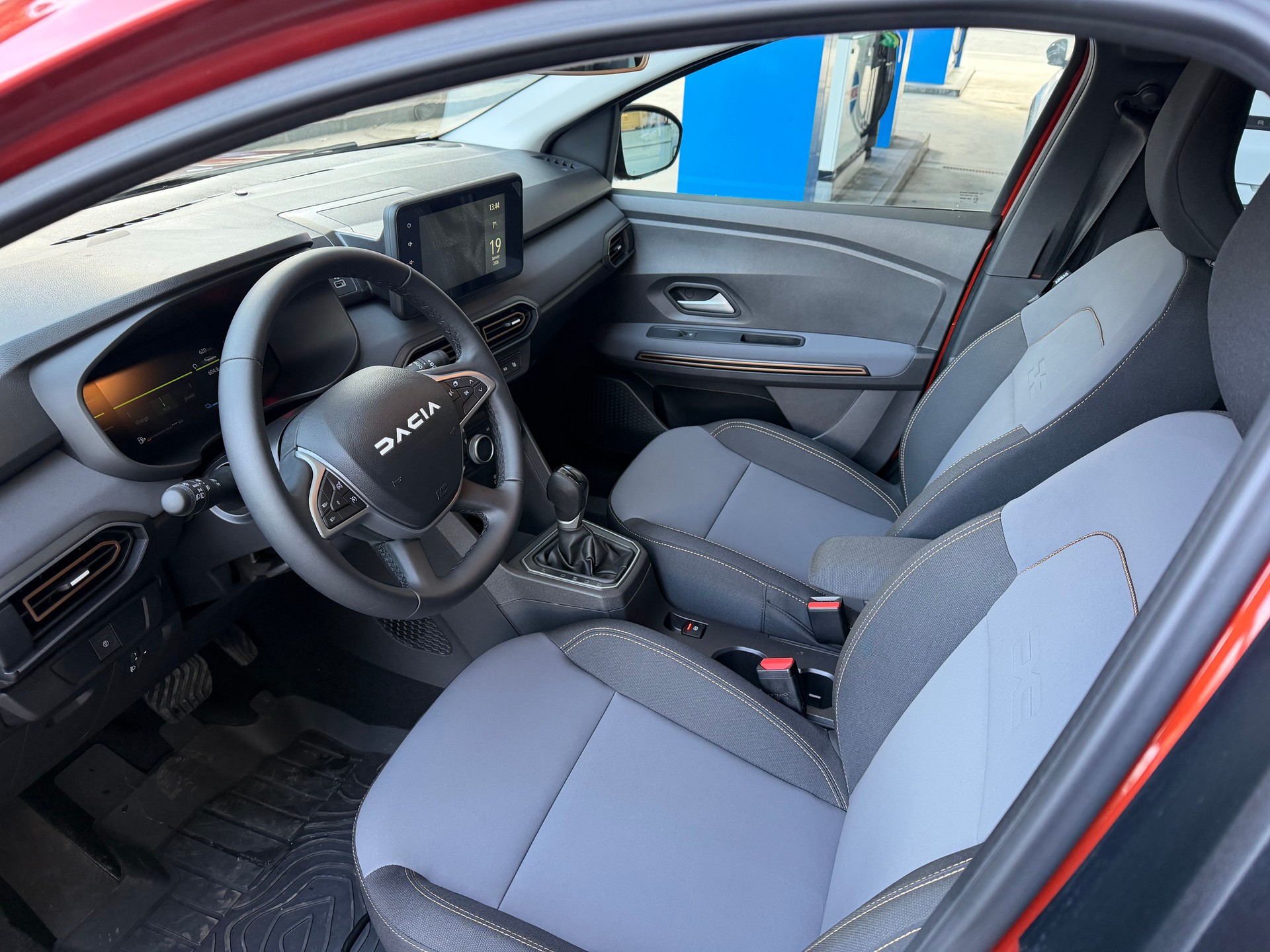 DACIA Jogger HEV 140 Extreme+-image-4
