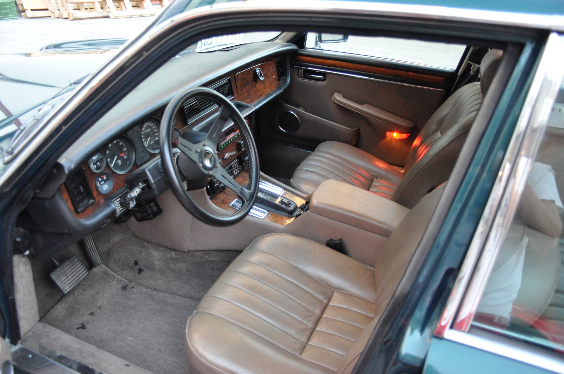 JAGUAR XJ12 5.3 HE Sovereign-image-2