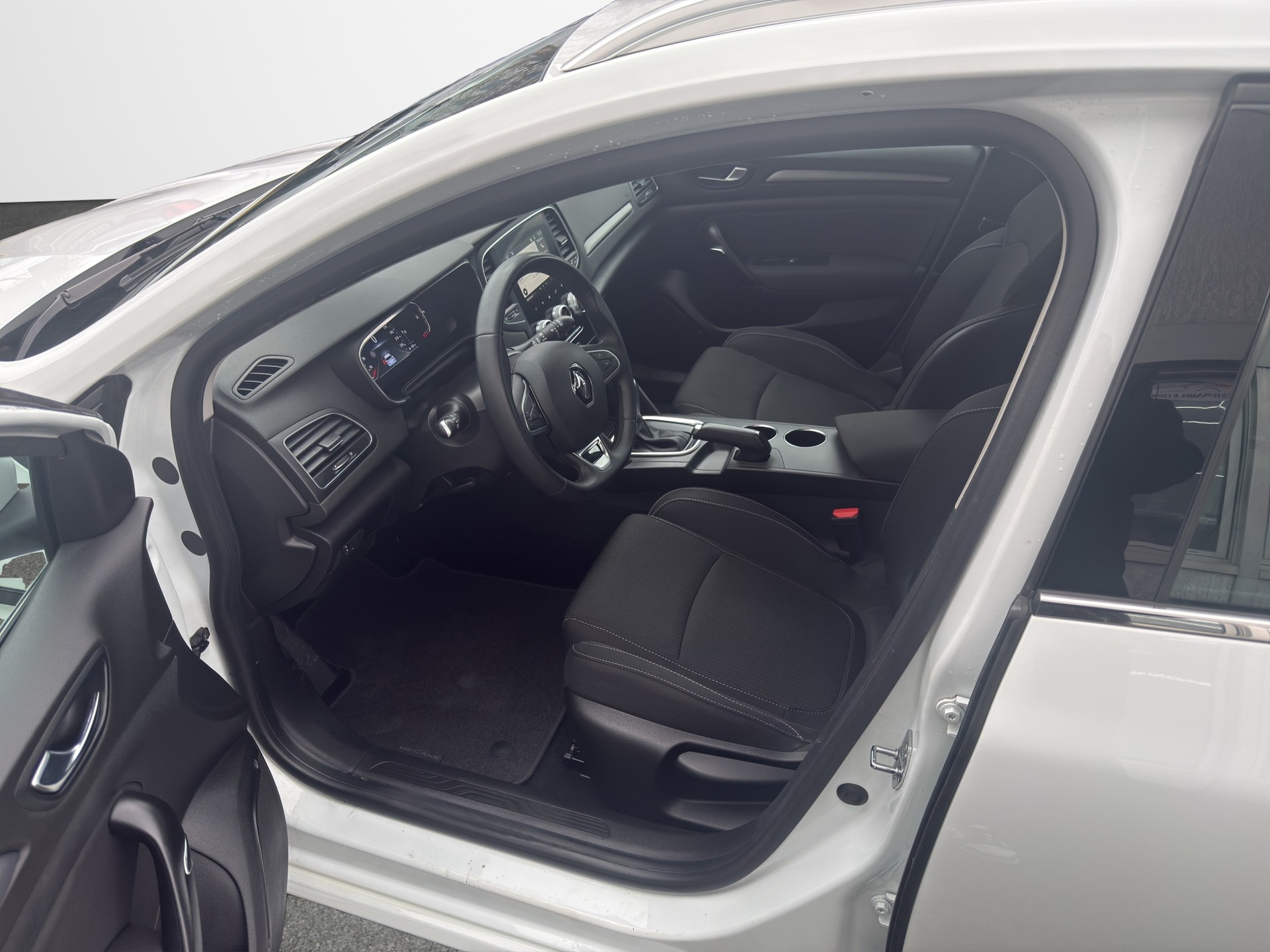 RENAULT Mégane Grandtour 1.5 dCi Business EDC-image-11