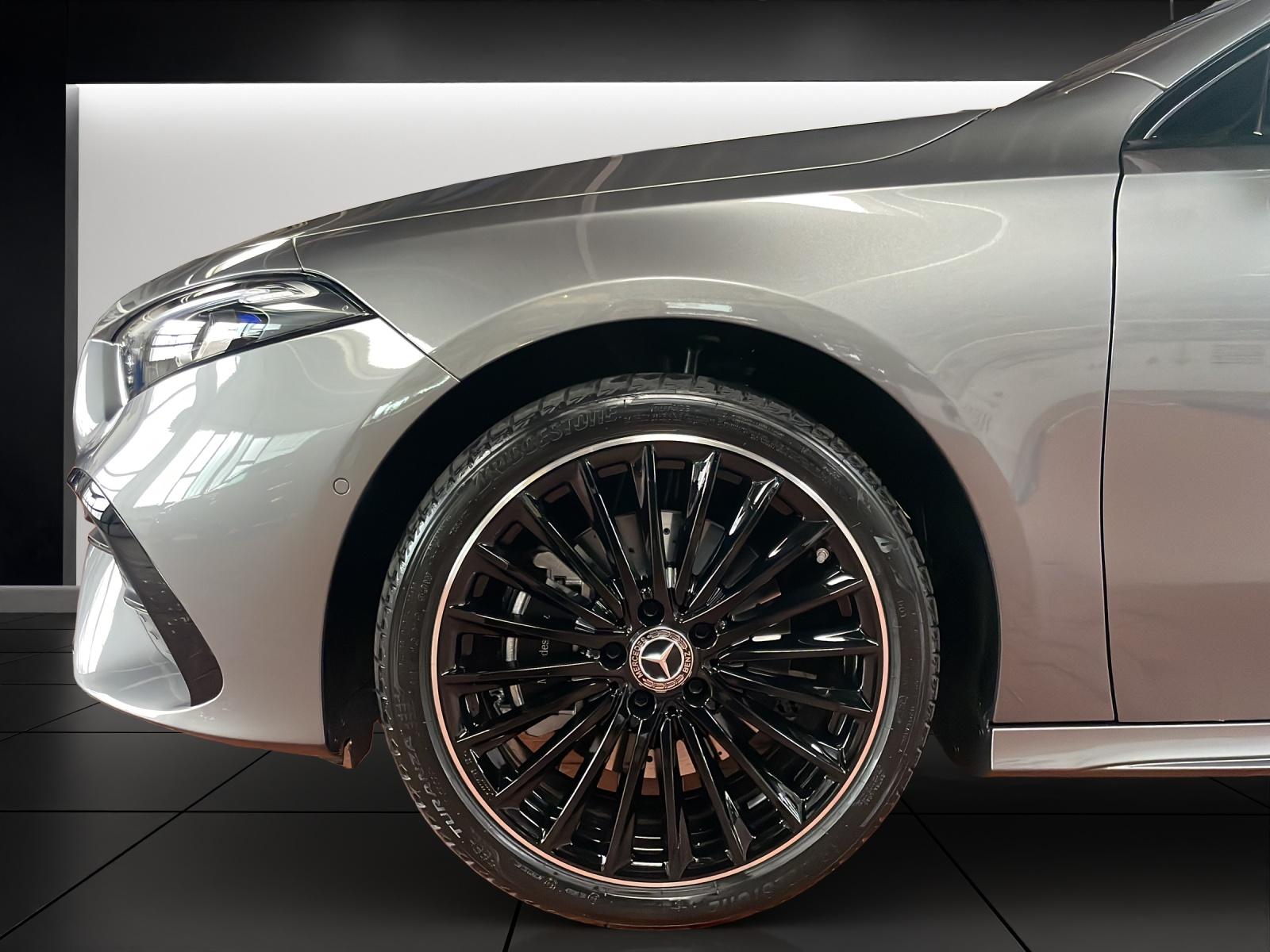 MERCEDES-BENZ A 250 e AMG Line-image-9