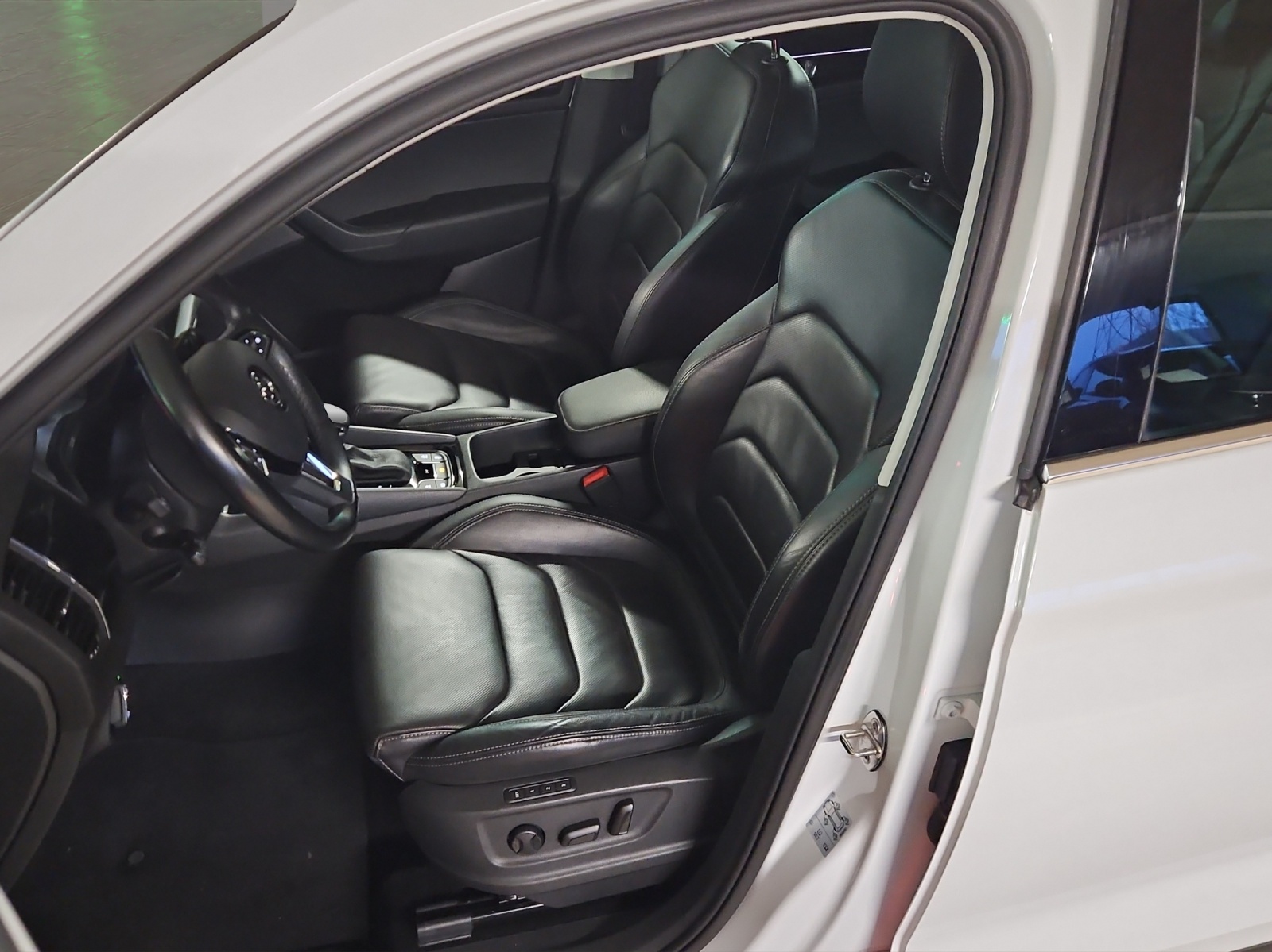 SKODA Kodiaq 2.0 TDI CR Style 4x4 DSG-image-8