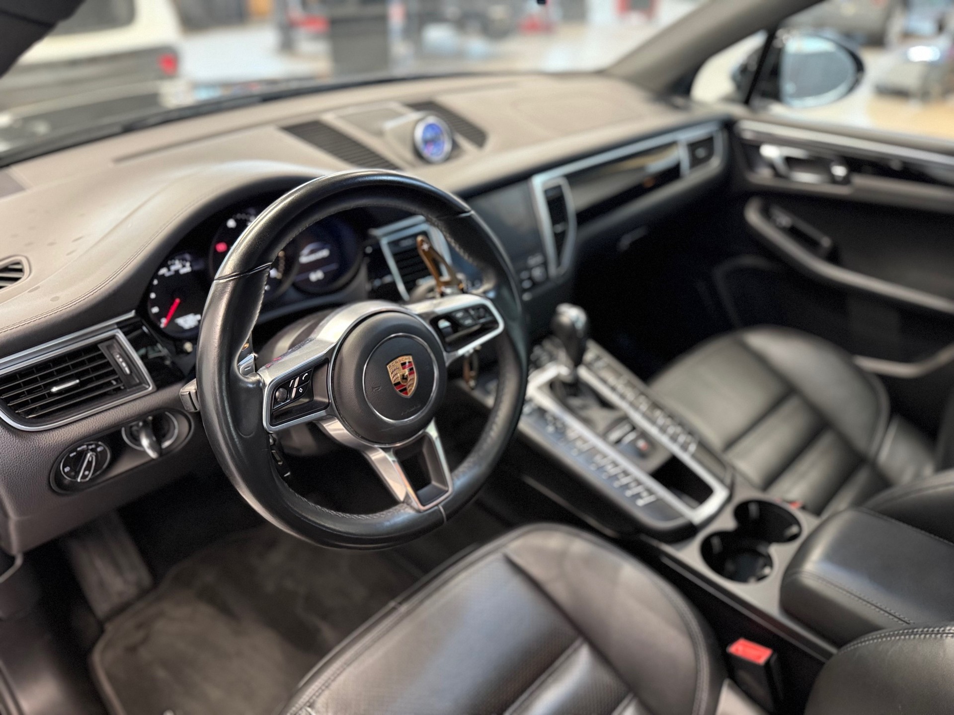 PORSCHE Macan GTS PDK-image-12
