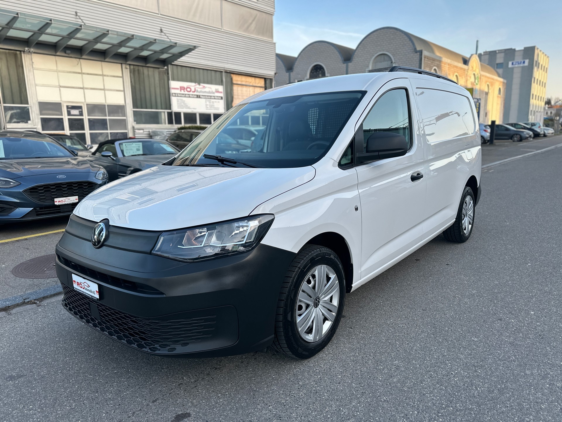 VW Caddy Cargo 2.0TDI Maxi-image-1
