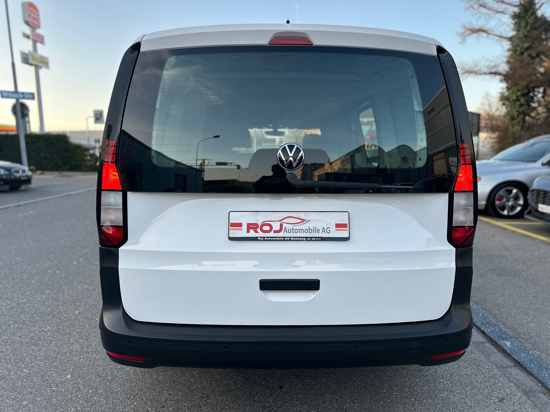 VW Caddy Cargo 2.0TDI Maxi-image-5