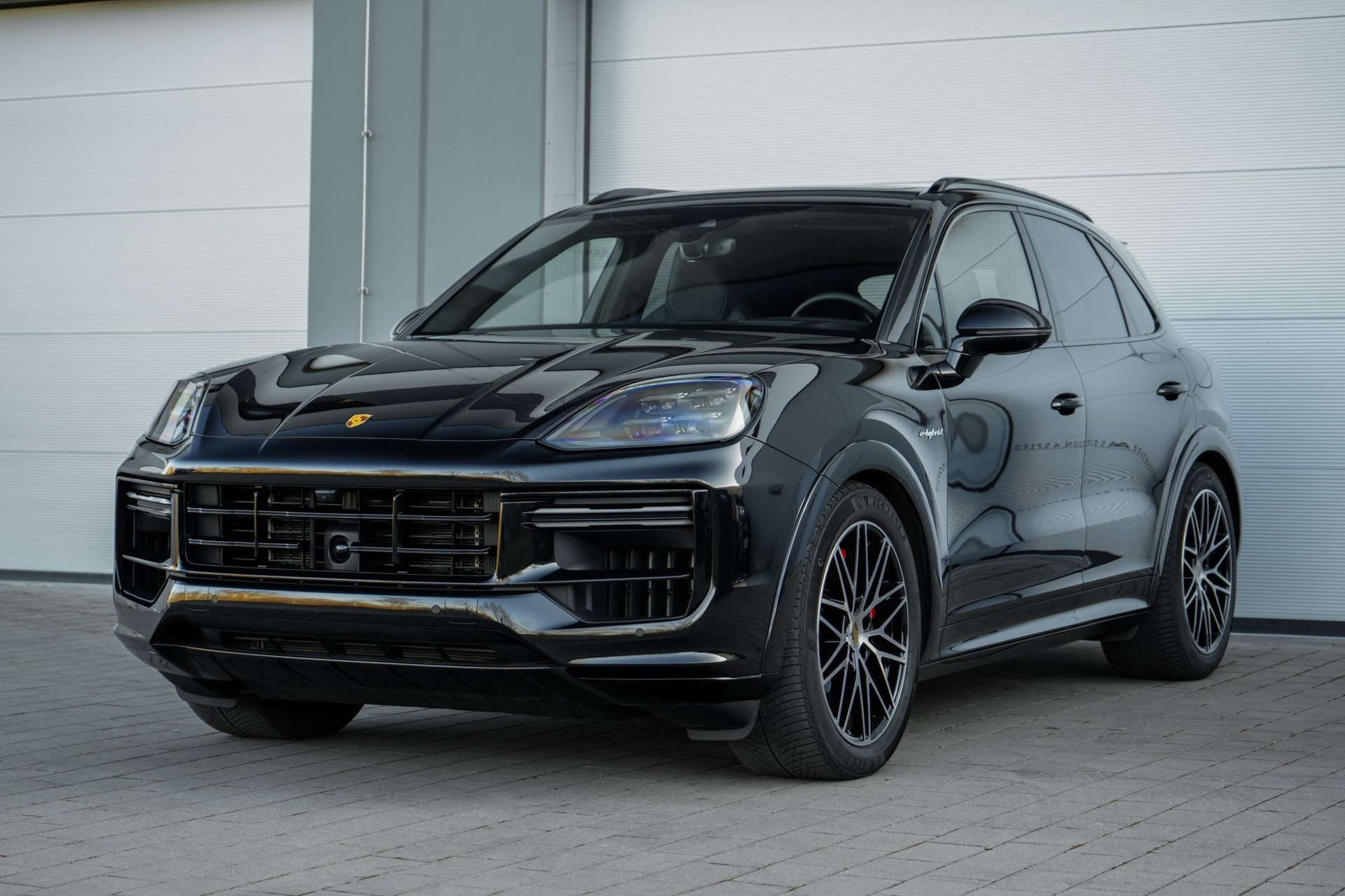 PORSCHE Cayenne Turbo E-Hybrid Tiptronic-image-1