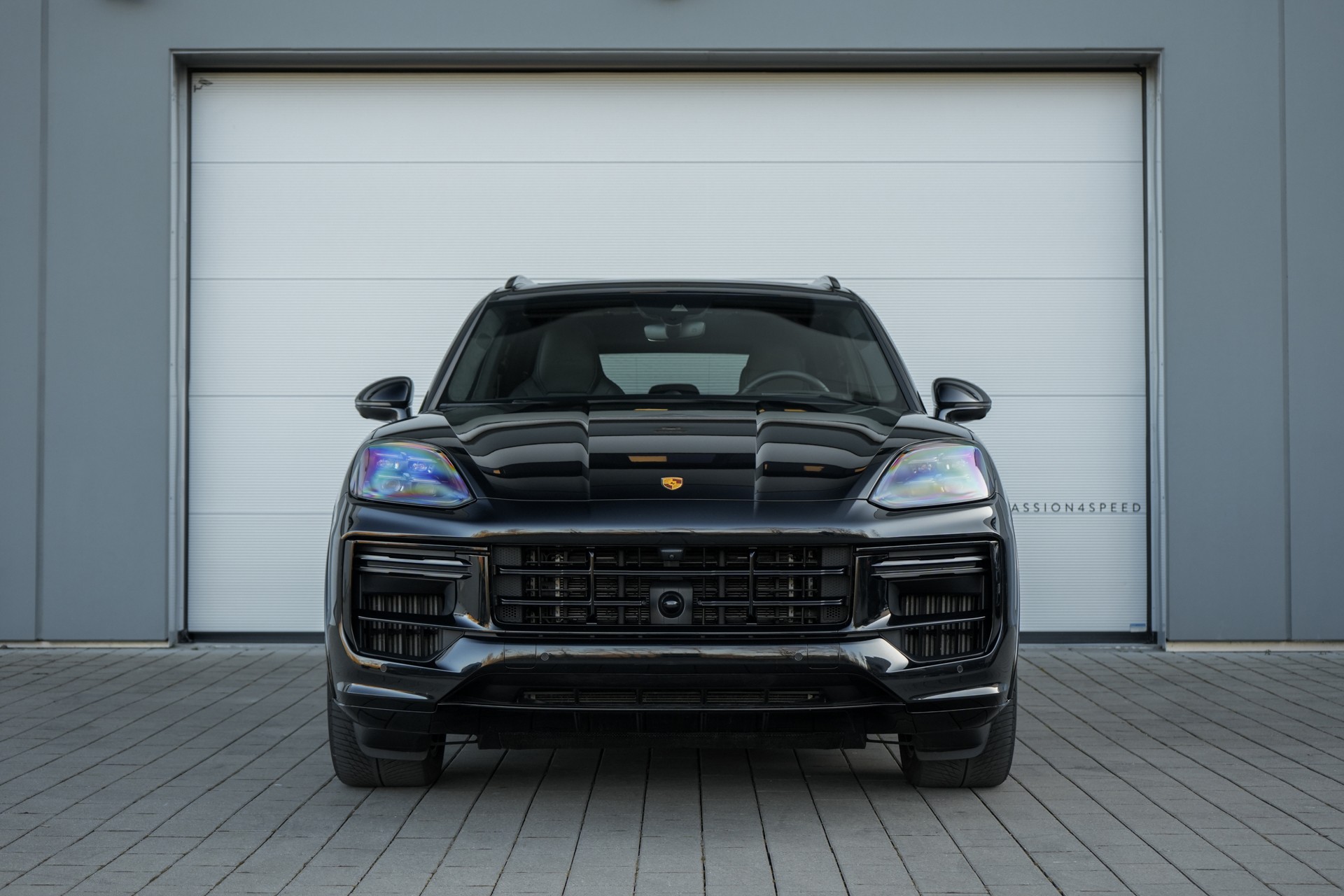 PORSCHE Cayenne Turbo E-Hybrid Tiptronic-image-0