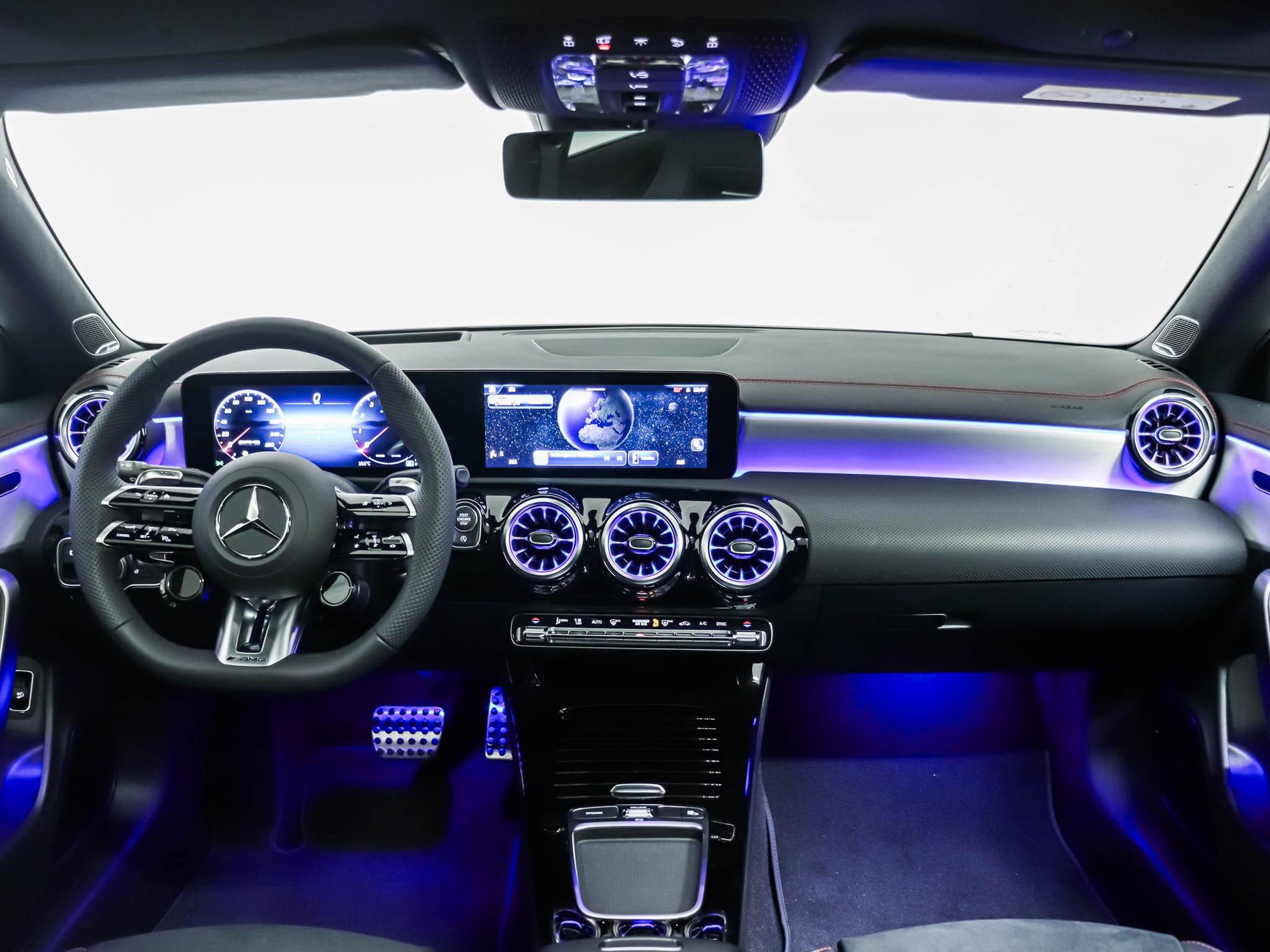 MERCEDES-BENZ CLA 35 AMG 4MATIC Shooting Brake-image-11