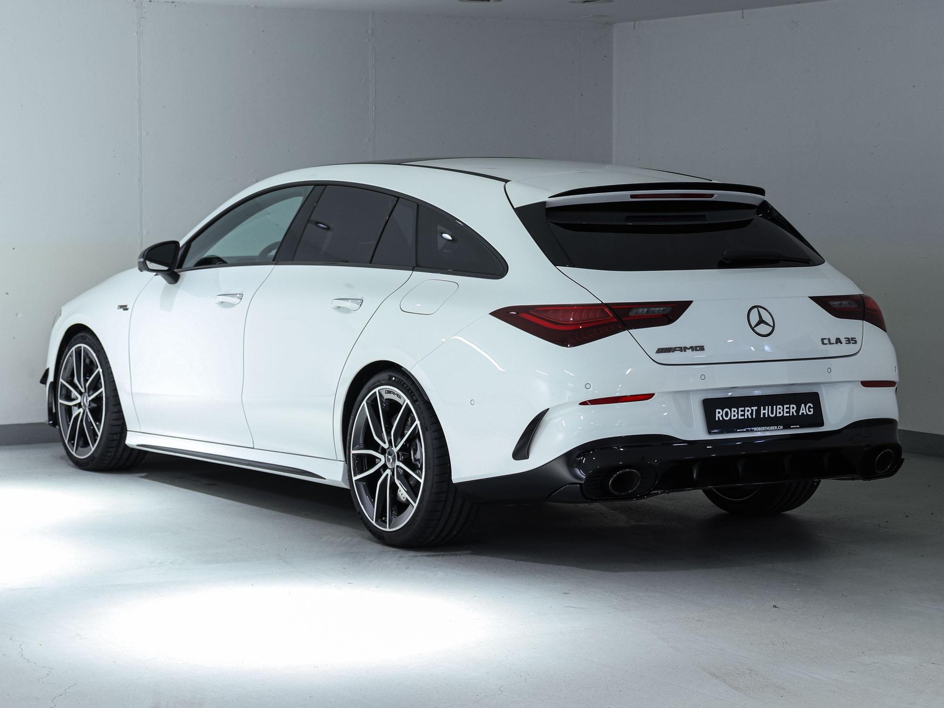 MERCEDES-BENZ CLA 35 AMG 4MATIC Shooting Brake-image-3