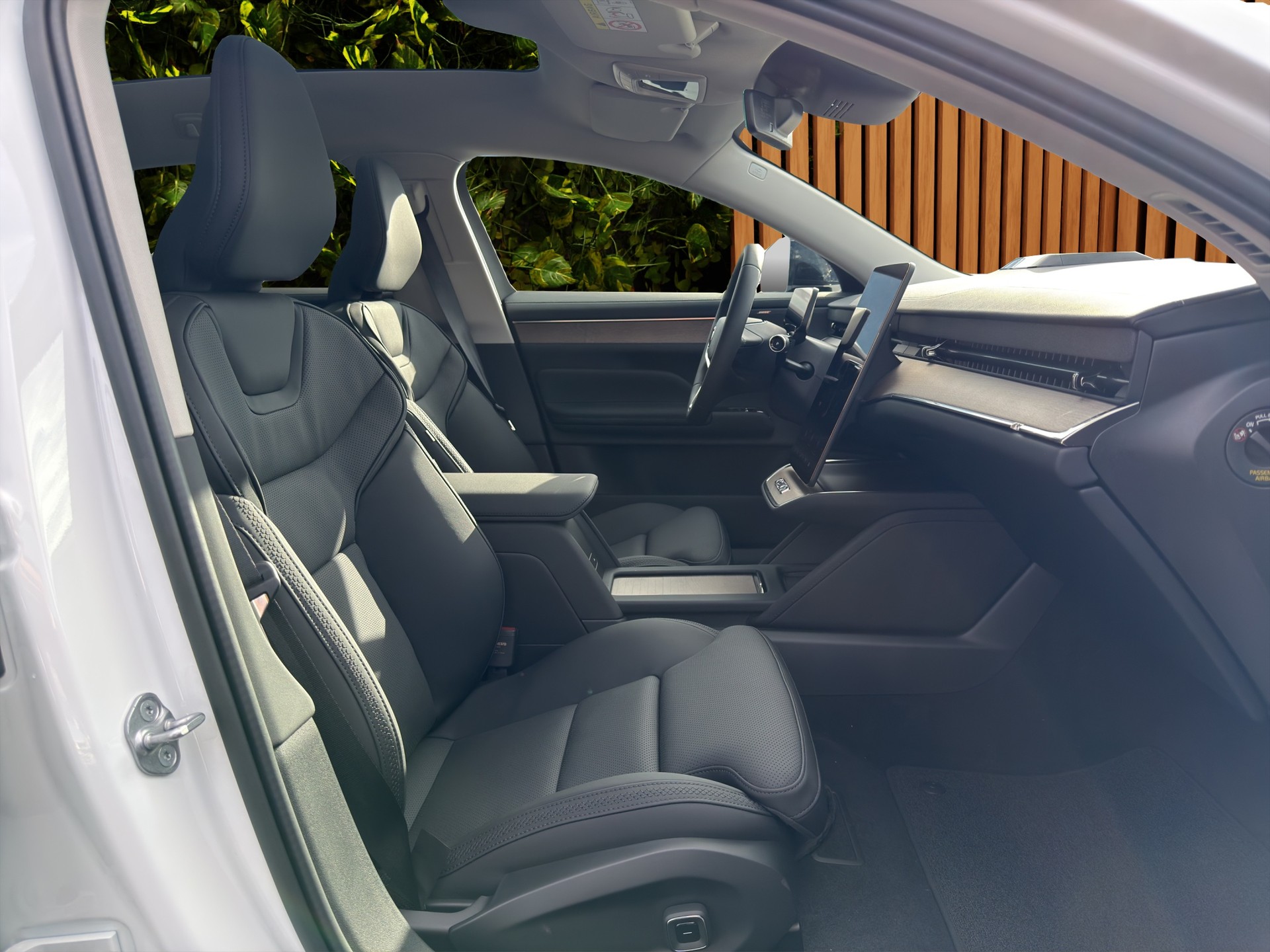 VOLVO ES90 Ultra-image-14