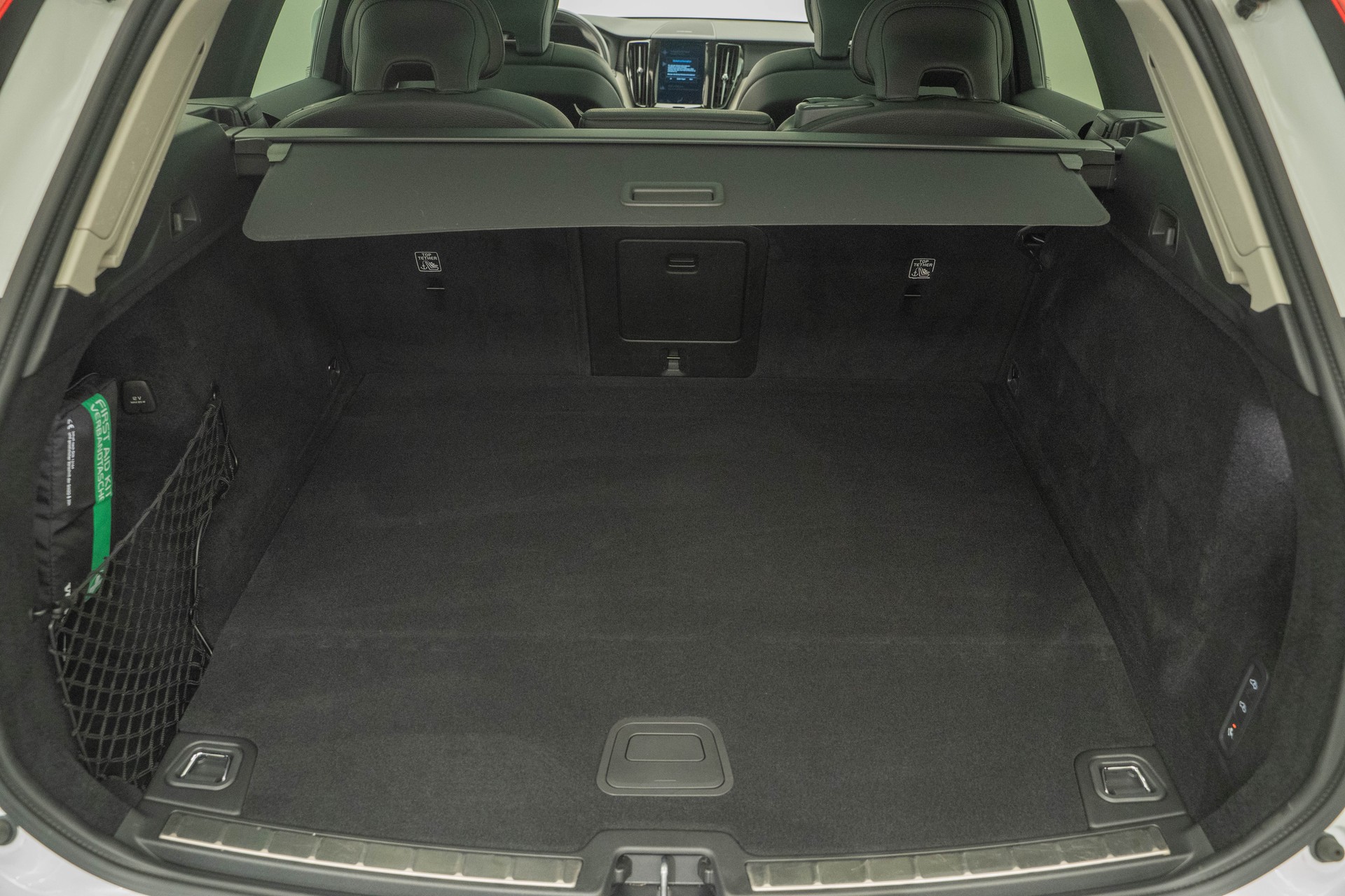 VOLVO XC60 2.0 T8 TE Inscription eAWD-image-4
