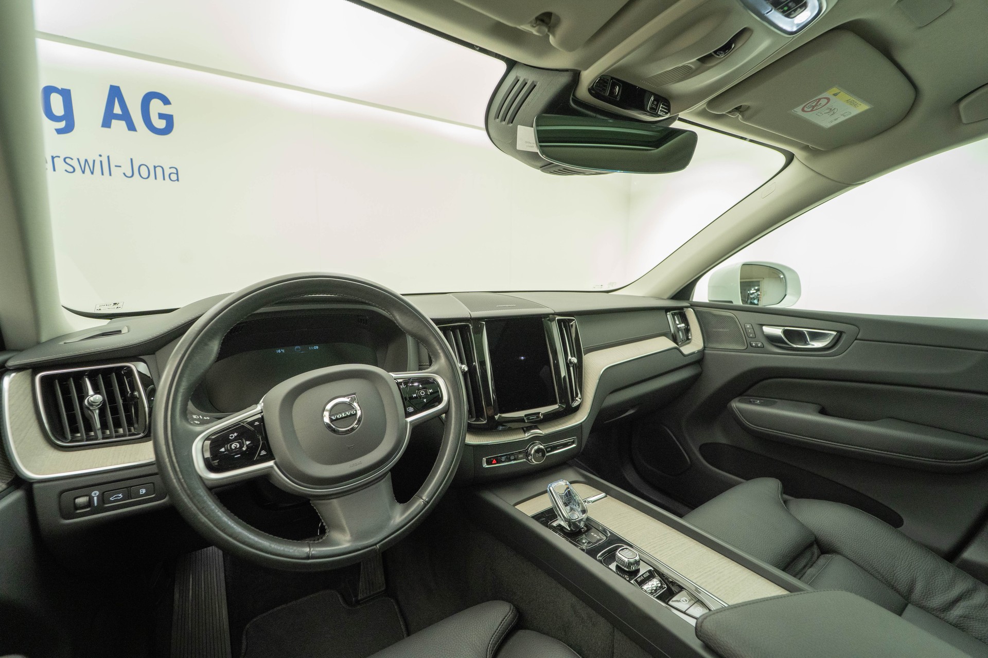 VOLVO XC60 2.0 T8 TE Inscription eAWD-image-6