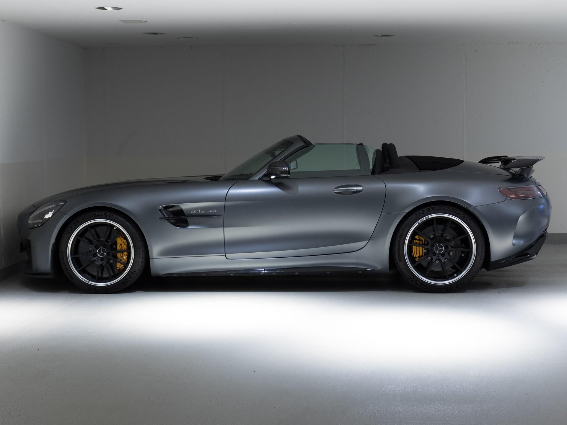 MERCEDES-BENZ AMG GT R Roadster-image-6