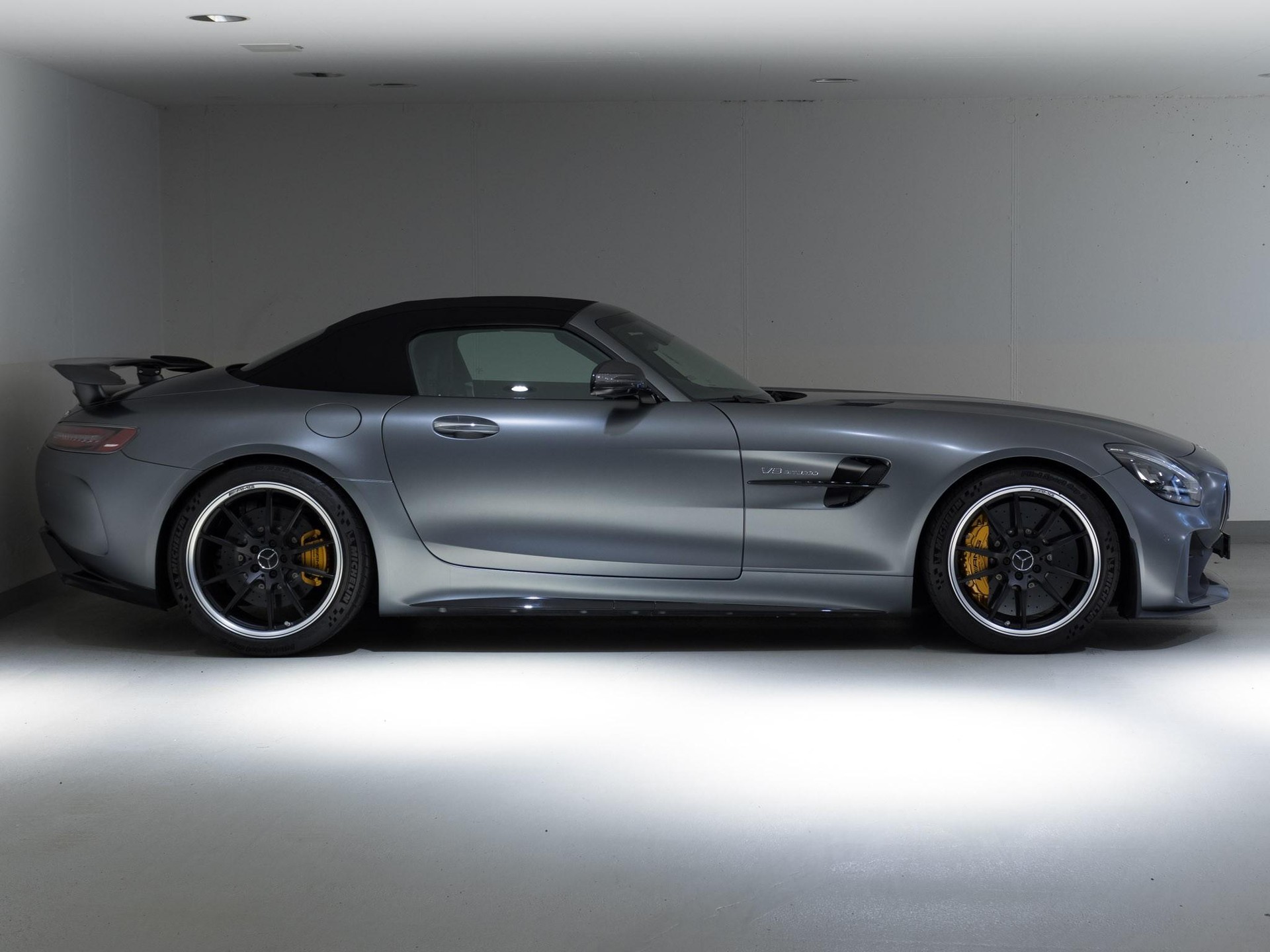 MERCEDES-BENZ AMG GT R Roadster-image-2