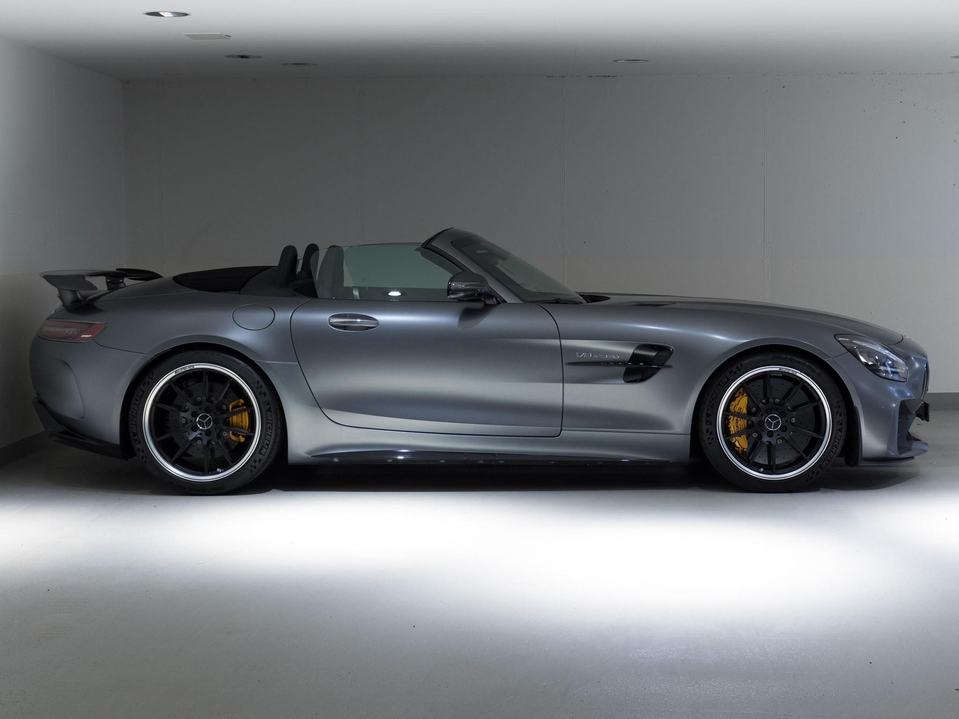 MERCEDES-BENZ AMG GT R Roadster-image-1