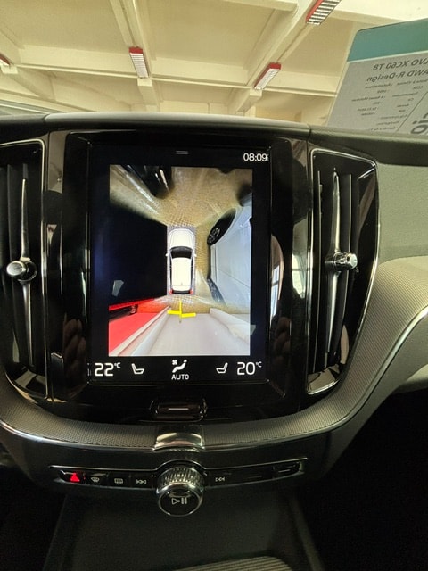 VOLVO XC60 T8 eAWD R-Design Geartronic-image-7