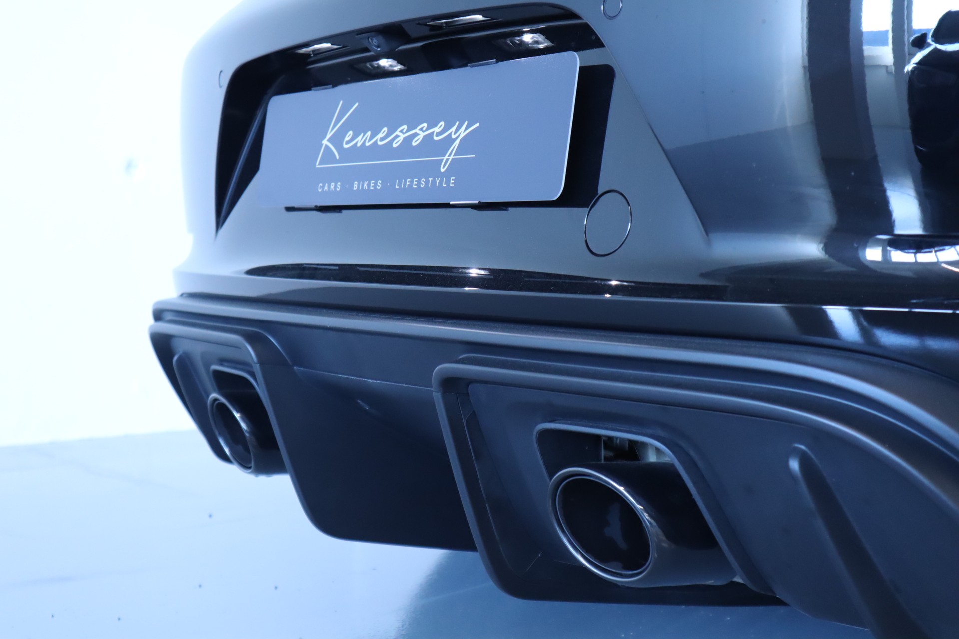 PORSCHE 718 Cayman GT4 PDK-image-8