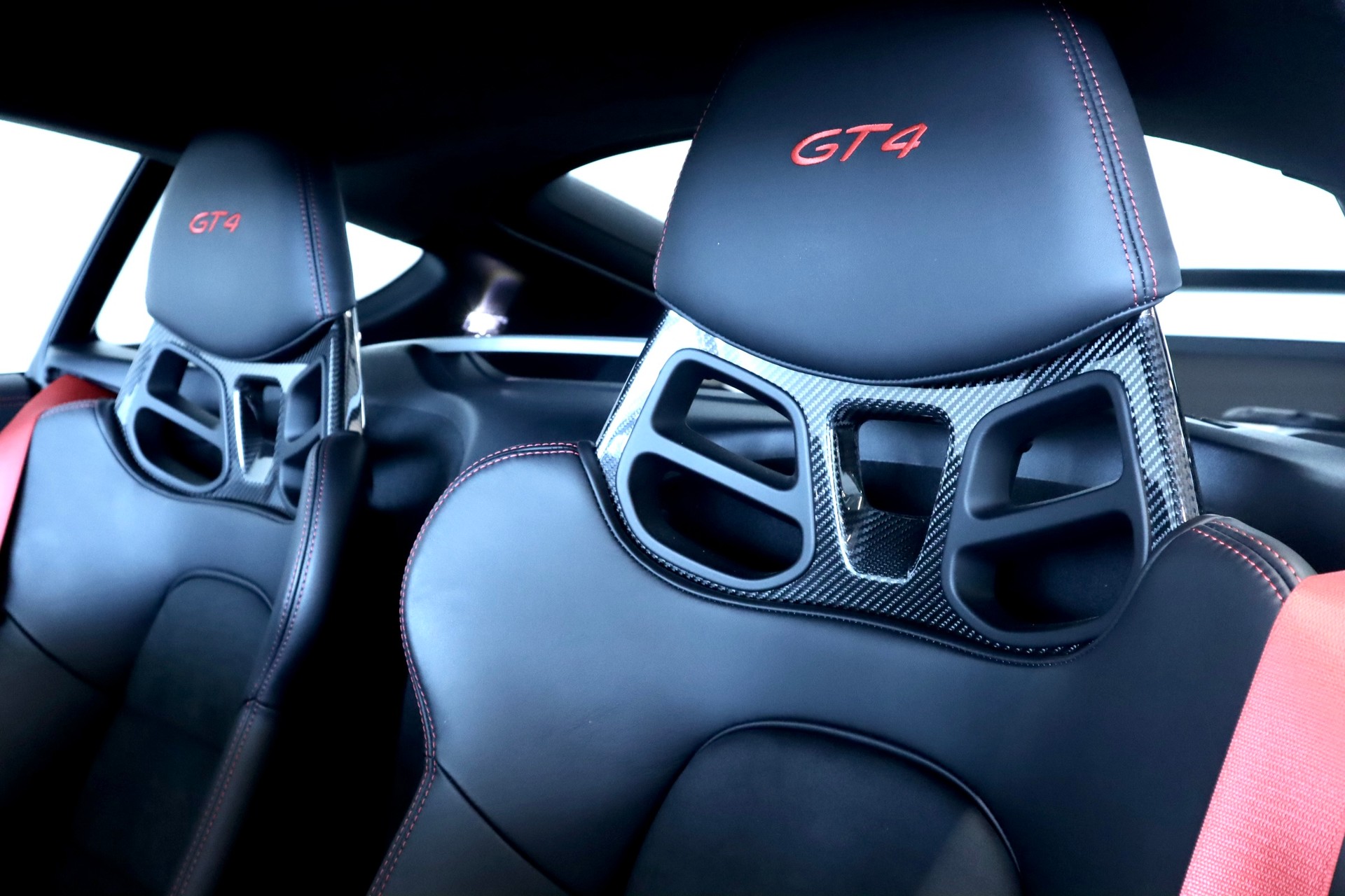 PORSCHE 718 Cayman GT4 PDK-image-11