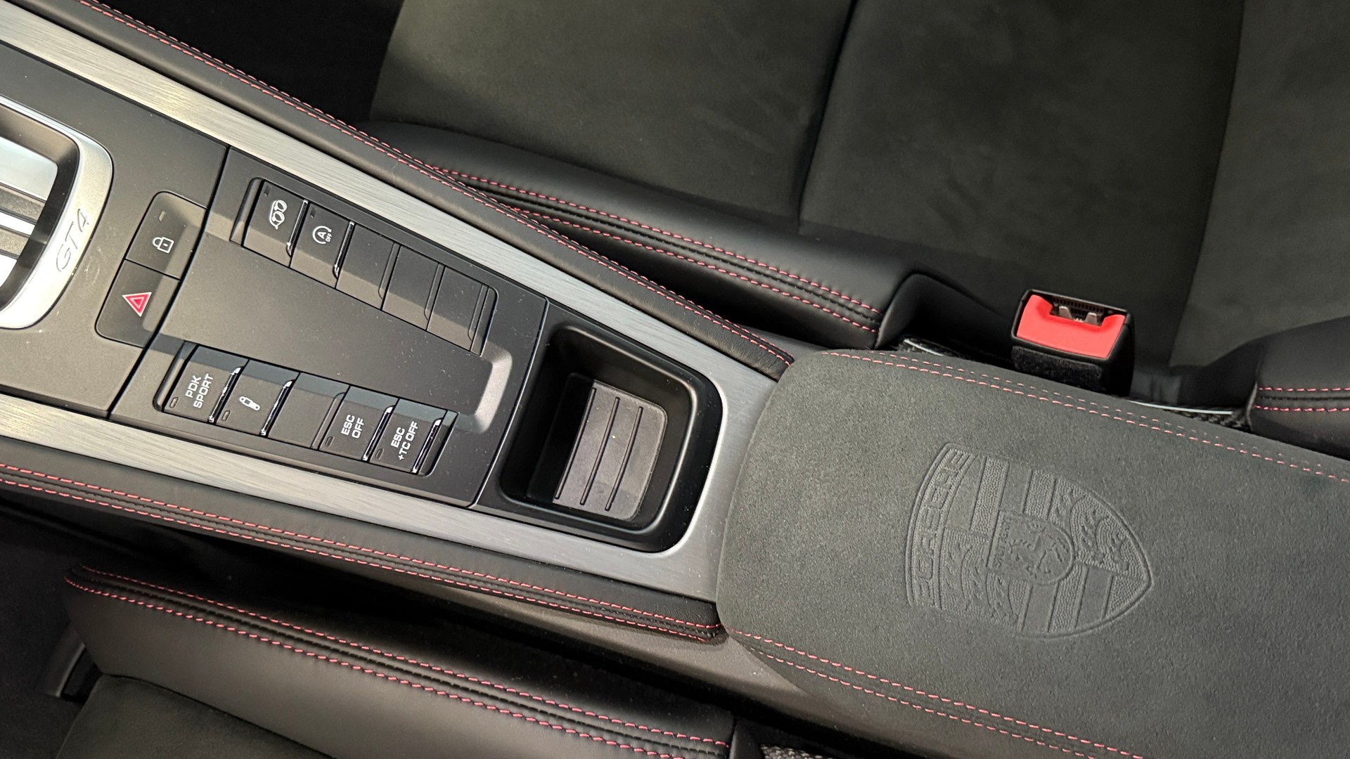 PORSCHE 718 Cayman GT4 PDK-image-14