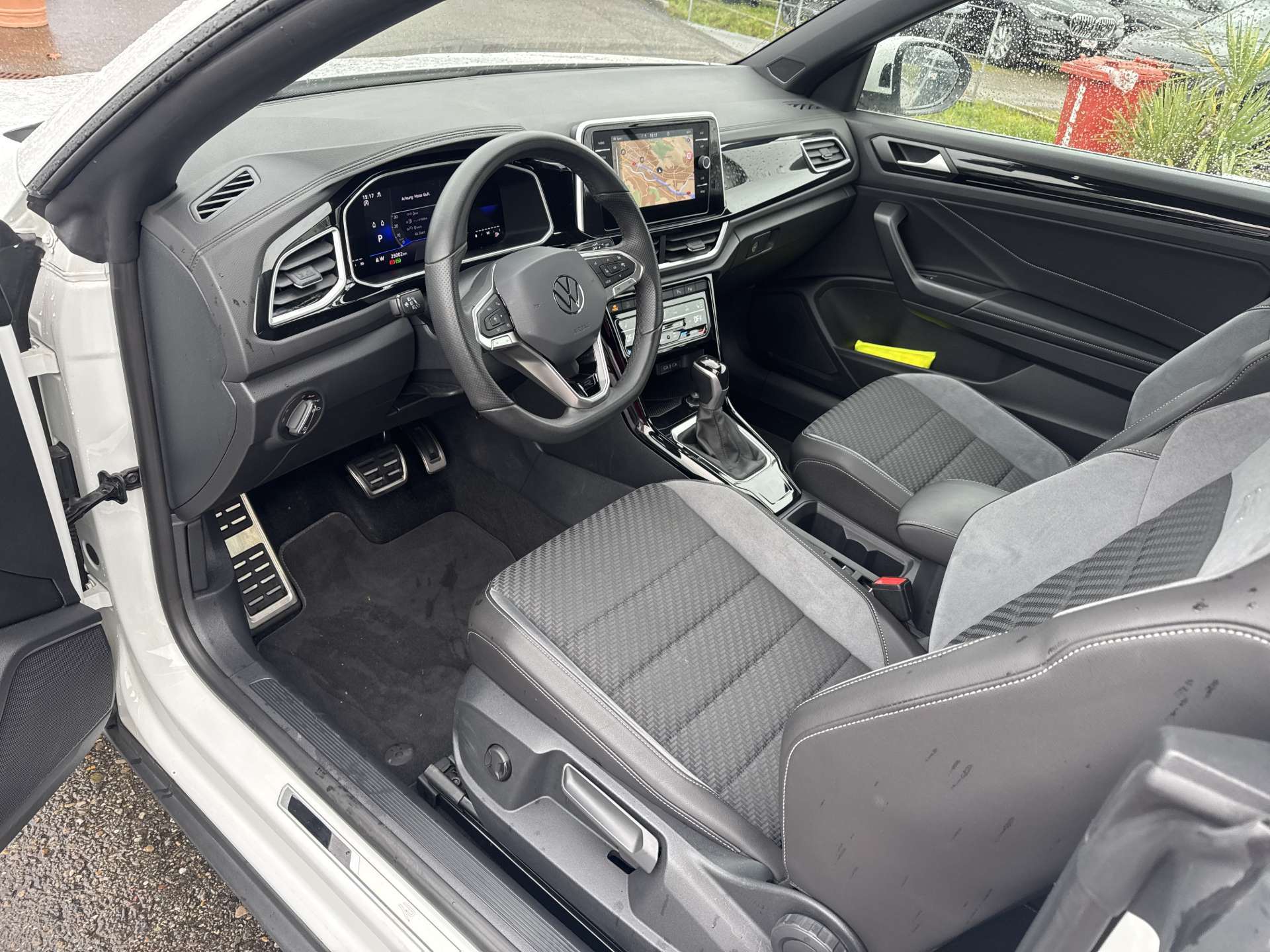 VW T-Roc Cabriolet 1.5 TSi EVO R-Line DSG-Automat-image-5