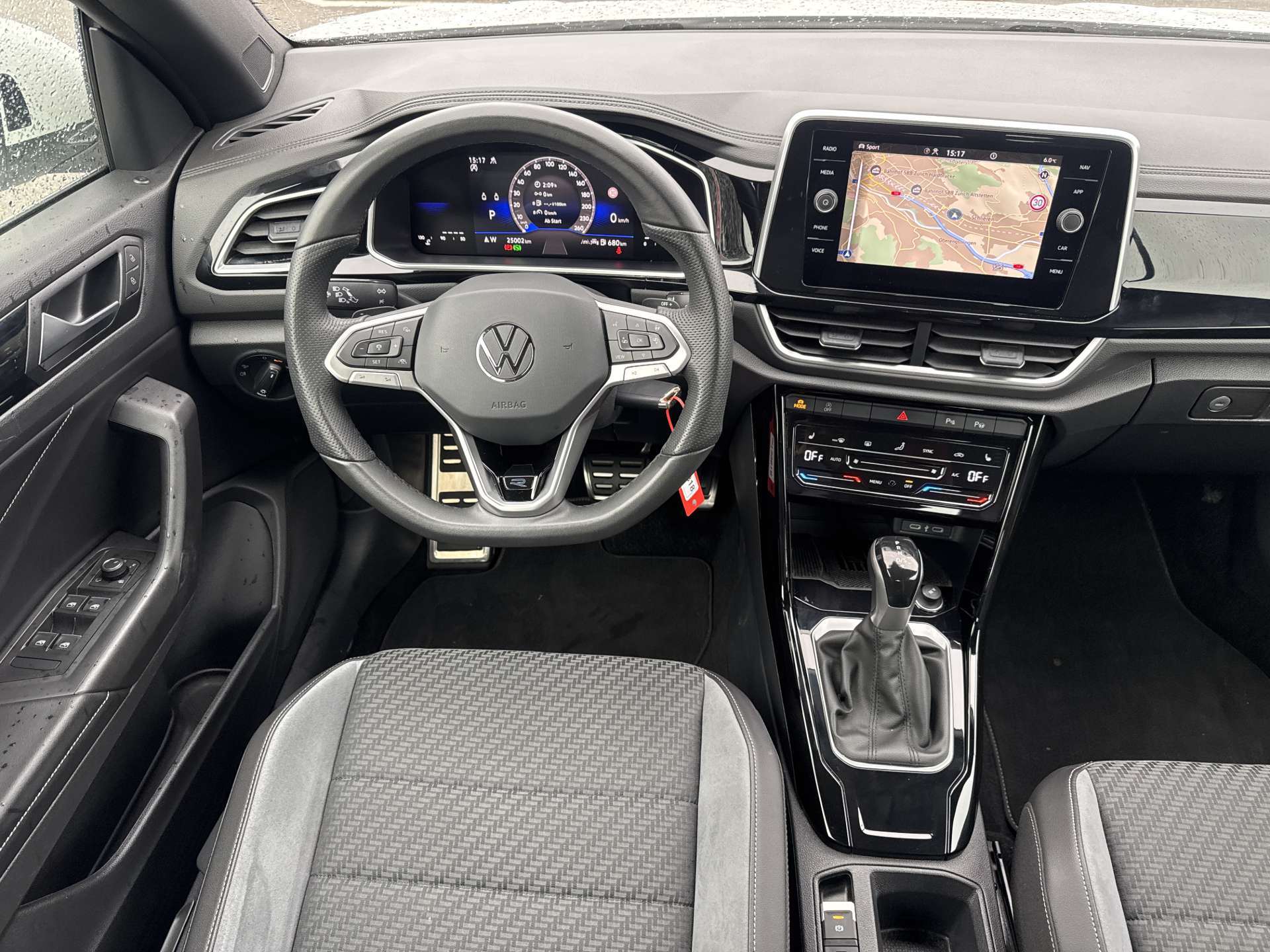 VW T-Roc Cabriolet 1.5 TSi EVO R-Line DSG-Automat-image-4