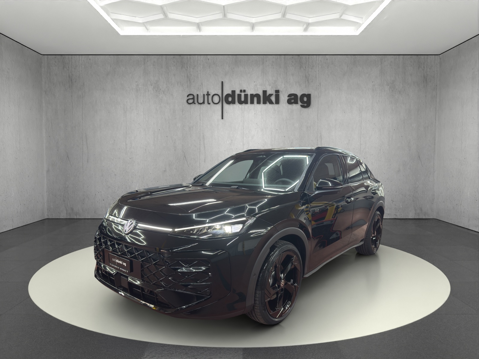 VW T-Roc 1.5 eTSI mHEV R-Line (Kombi) VW VW T-Roc 1.5 eTSI mHEV R-Line (Kombi)