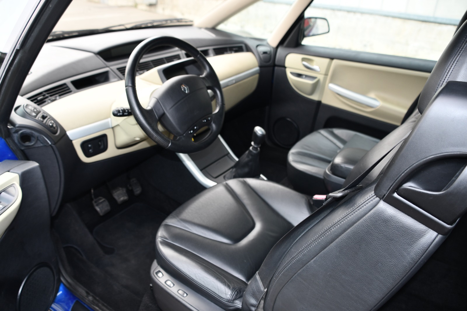 RENAULT Avantime 3.0 V6 Privilège-image-12