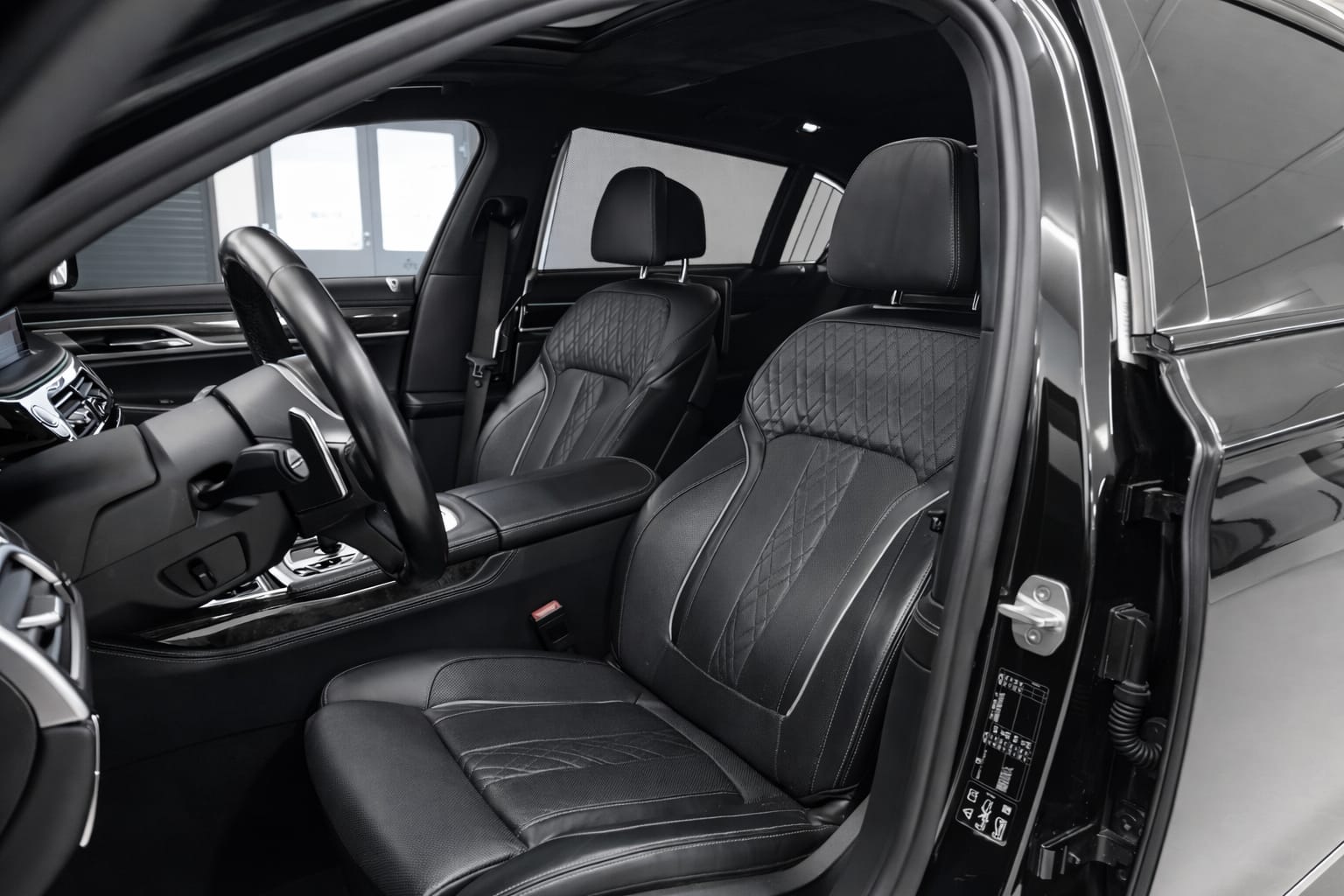 BMW M760Li xDrive Steptronic *CH-Fahrzeug* *Vollausstattung* *Leasing ohne Anzahlung ab 720.--image-7
