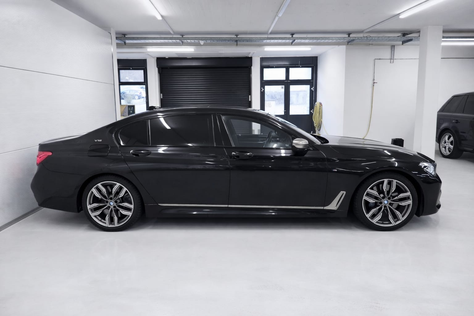 BMW M760Li xDrive Steptronic *CH-Fahrzeug* *Vollausstattung* *Leasing ohne Anzahlung ab 720.--image-4