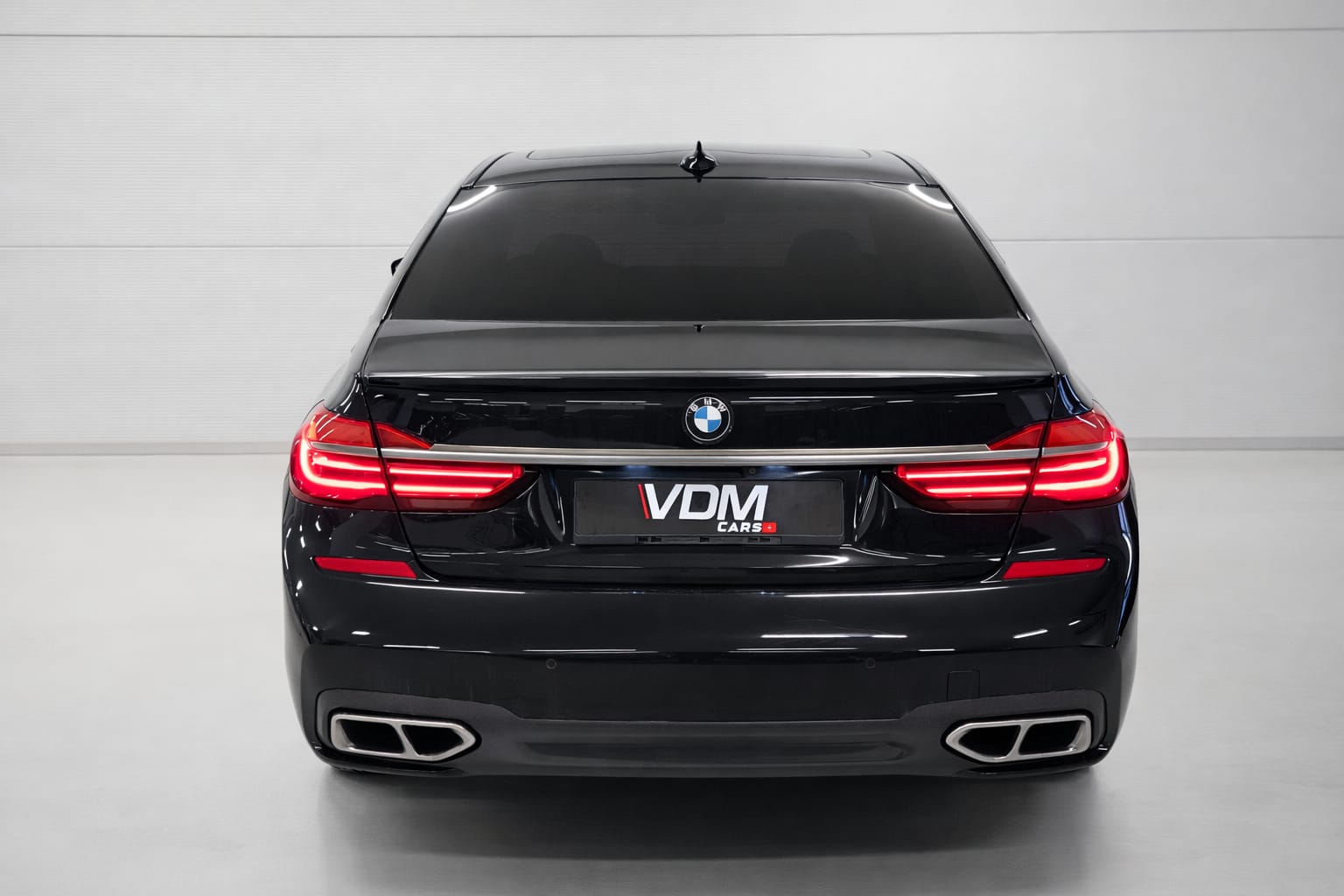 BMW M760Li xDrive Steptronic *CH-Fahrzeug* *Vollausstattung* *Leasing ohne Anzahlung ab 720.--showroom-element-2