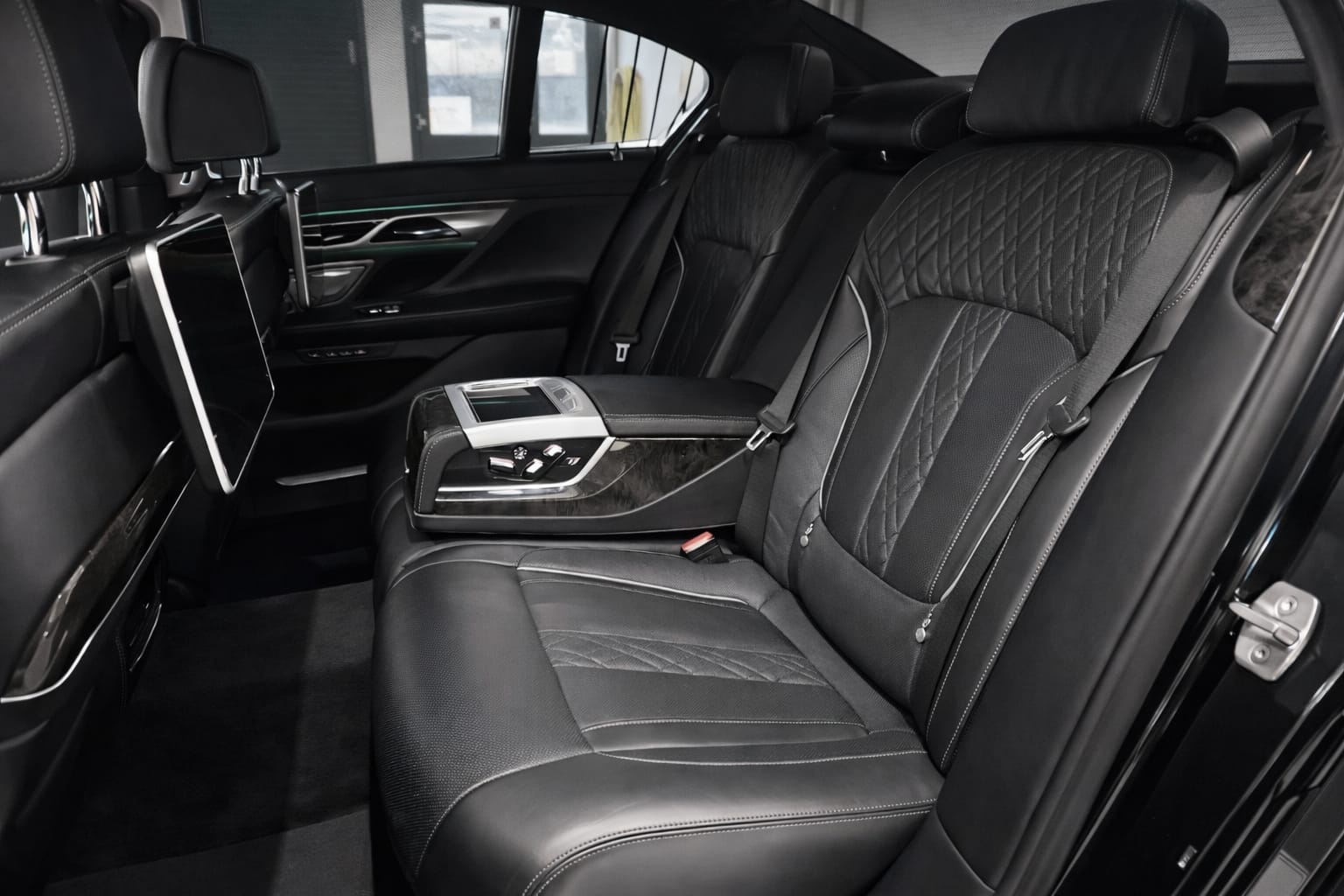 BMW M760Li xDrive Steptronic *CH-Fahrzeug* *Vollausstattung* *Leasing ohne Anzahlung ab 720.--image-8