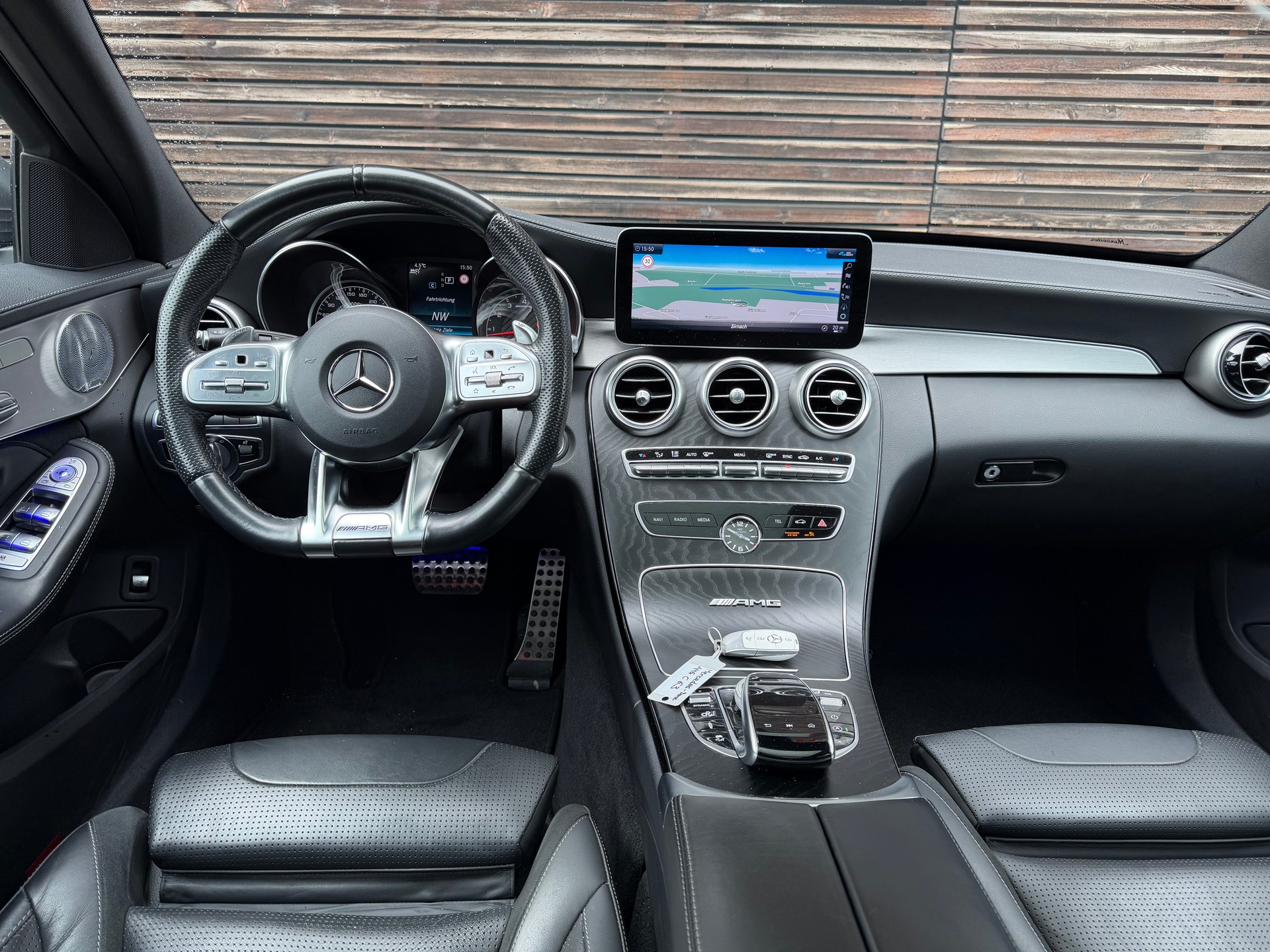 MERCEDES-BENZ C 63 AMG-image-5