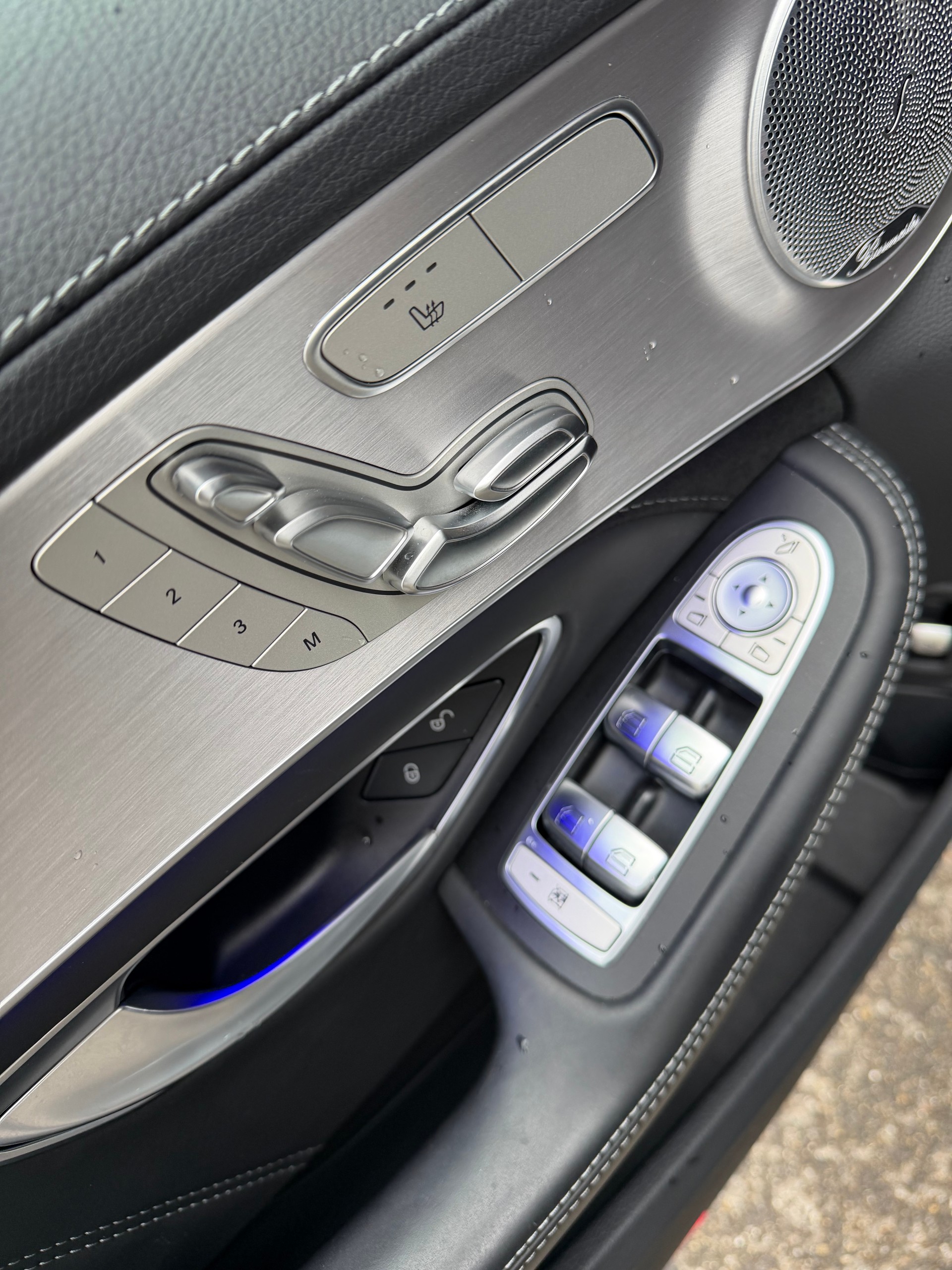 MERCEDES-BENZ C 63 AMG-image-15