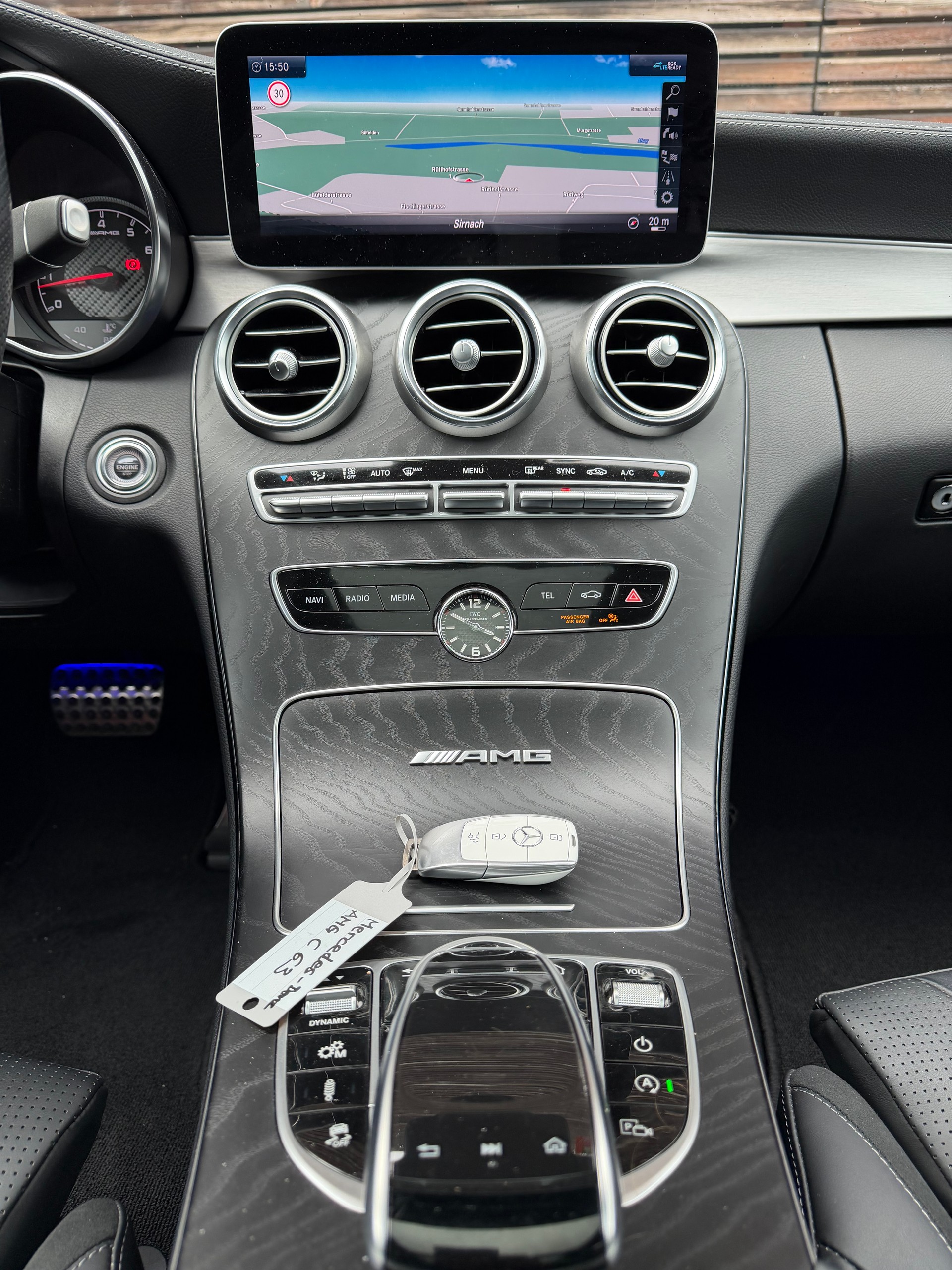 MERCEDES-BENZ C 63 AMG-image-6