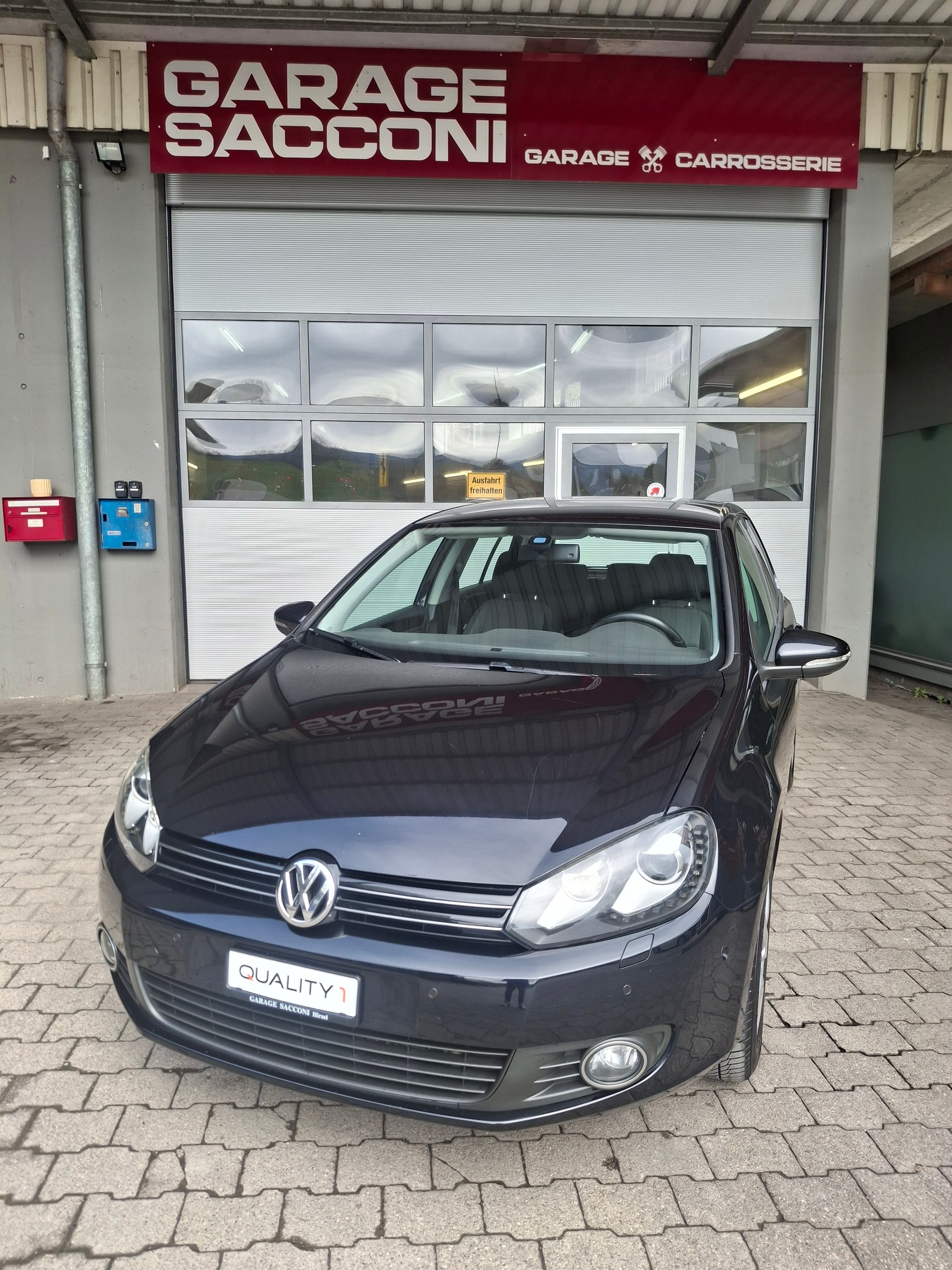 VW Golf 1.4 TSI Highline-image-1