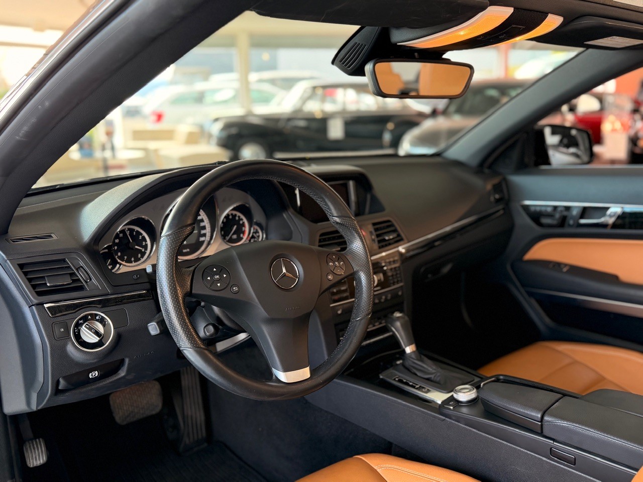MERCEDES-BENZ E 350 CGI BlueEfficiency 7G-Tronic-image-13
