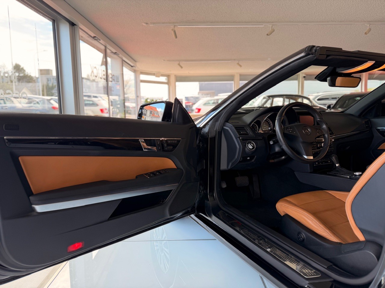 MERCEDES-BENZ E 350 CGI BlueEfficiency 7G-Tronic-image-9