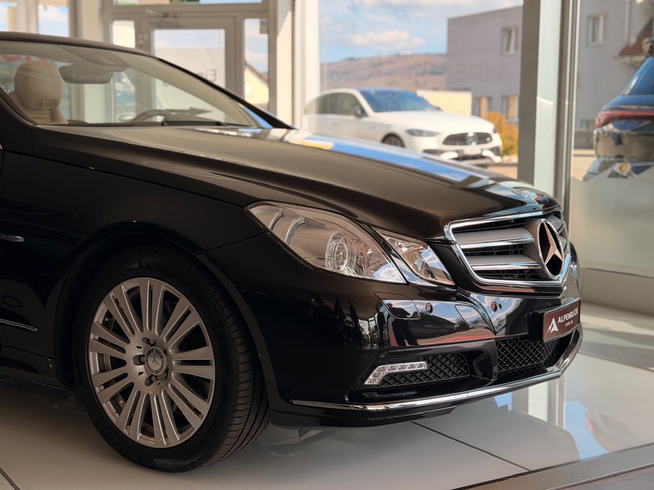 MERCEDES-BENZ E 350 CGI BlueEfficiency 7G-Tronic-image-4