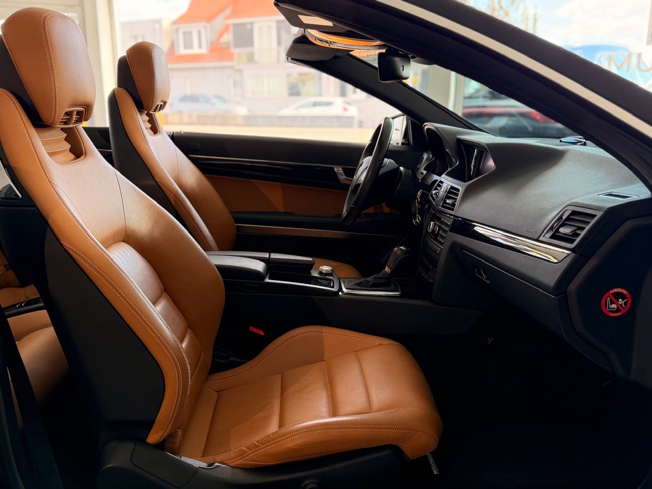 MERCEDES-BENZ E 350 CGI BlueEfficiency 7G-Tronic-image-18