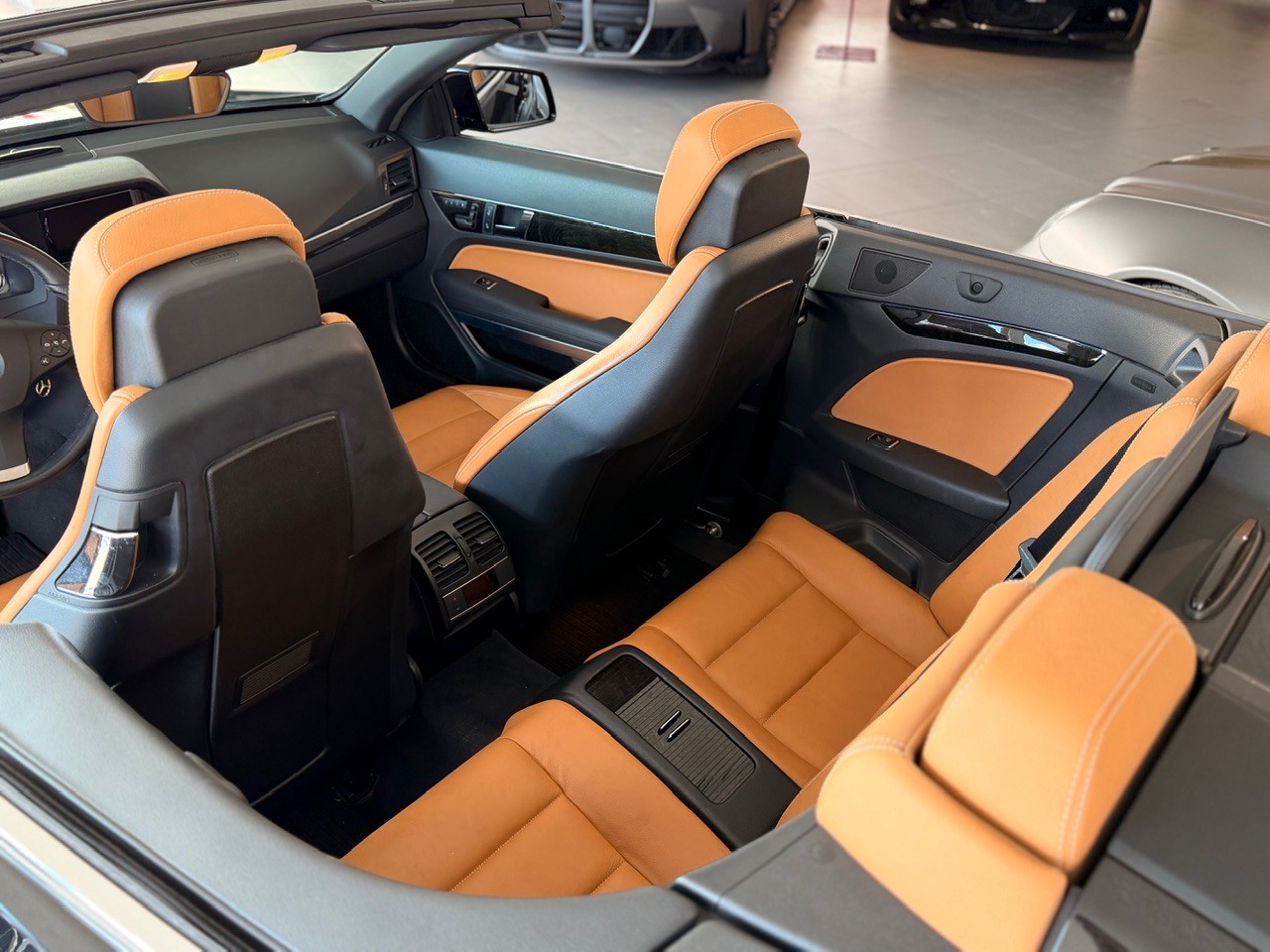 MERCEDES-BENZ E 350 CGI BlueEfficiency 7G-Tronic-image-16