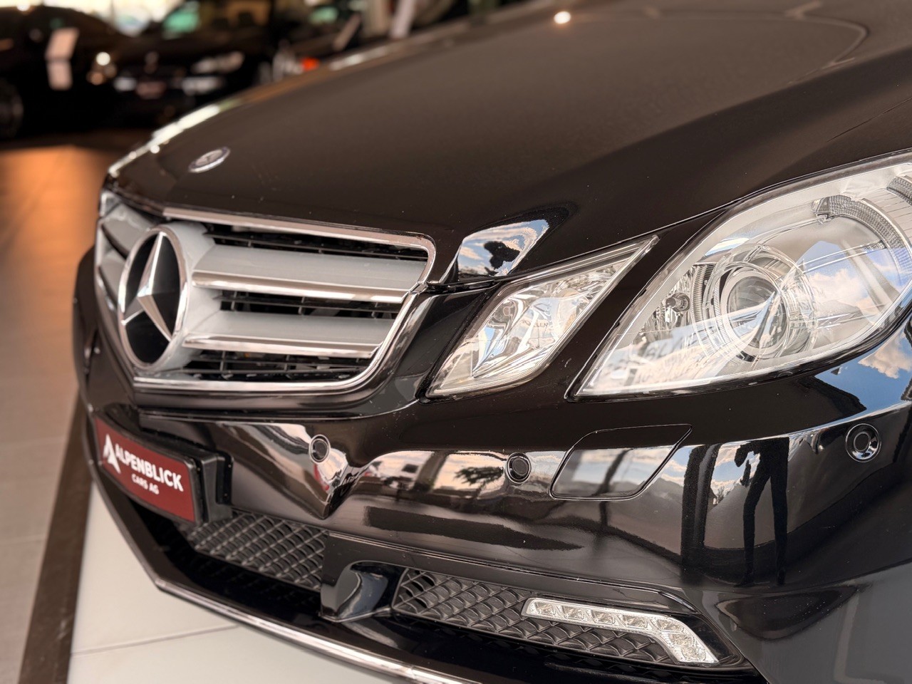 MERCEDES-BENZ E 350 CGI BlueEfficiency 7G-Tronic-image-8