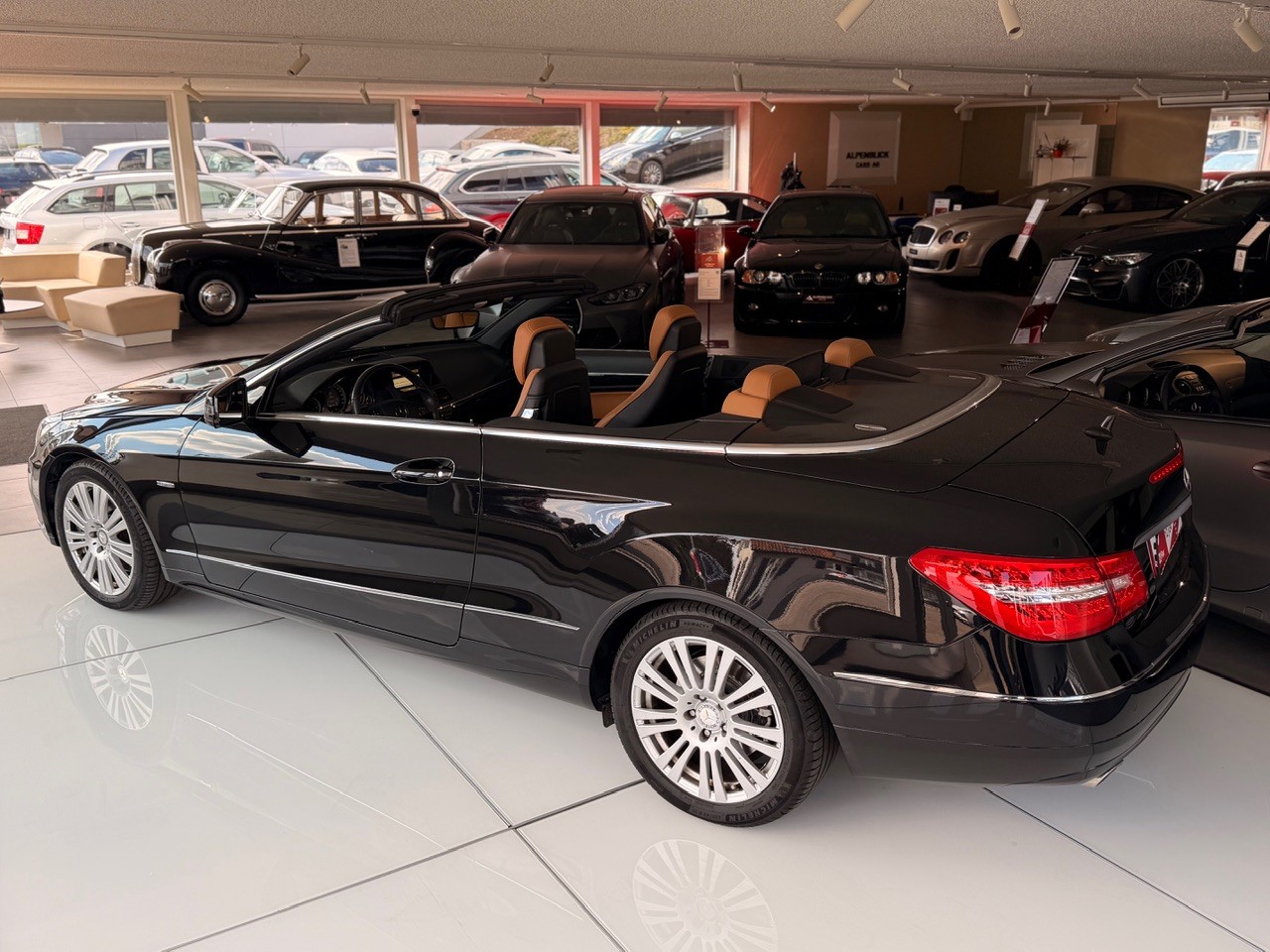 MERCEDES-BENZ E 350 CGI BlueEfficiency 7G-Tronic-image-7
