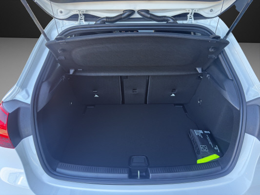 MERCEDES-BENZ A 250 4Matic 8G-DCT-image-10