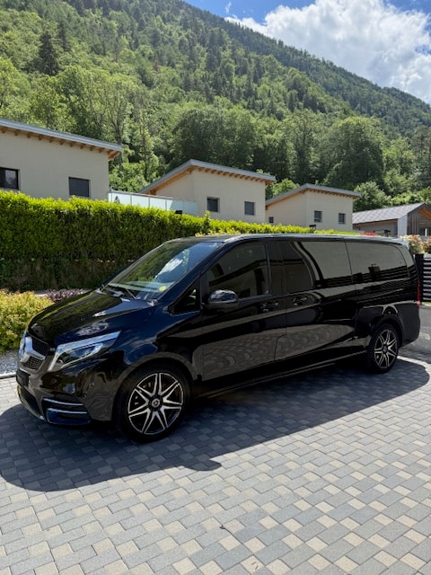 MERCEDES-BENZ V 300 d AMG Extralang Avantgarde 9G-Tronic-image-2