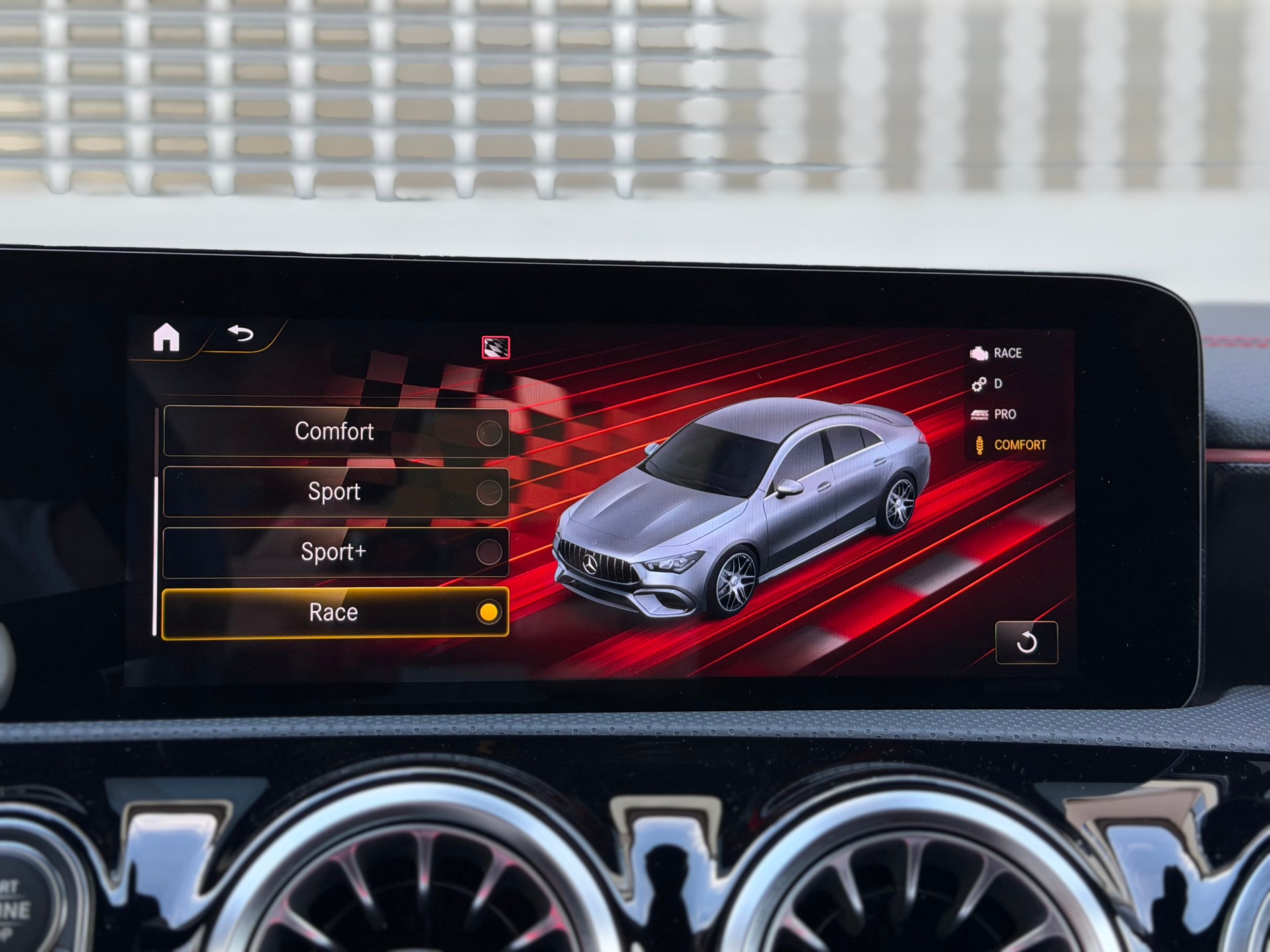 MERCEDES-BENZ CLA 45 S AMG 4Matic+ 8G-DCT *Manufaktur Patagoniarot*Vollausstattung*Mercedes Garantie bis 04.2028*-image-27
