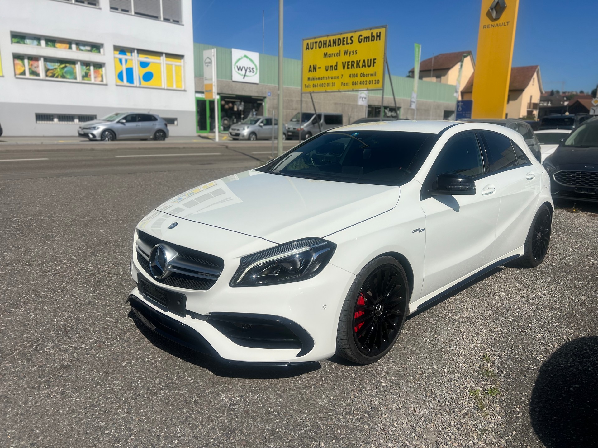 MERCEDES-BENZ A 45 AMG 4Matic Speedshift 7G-DCT-showroom-element-3