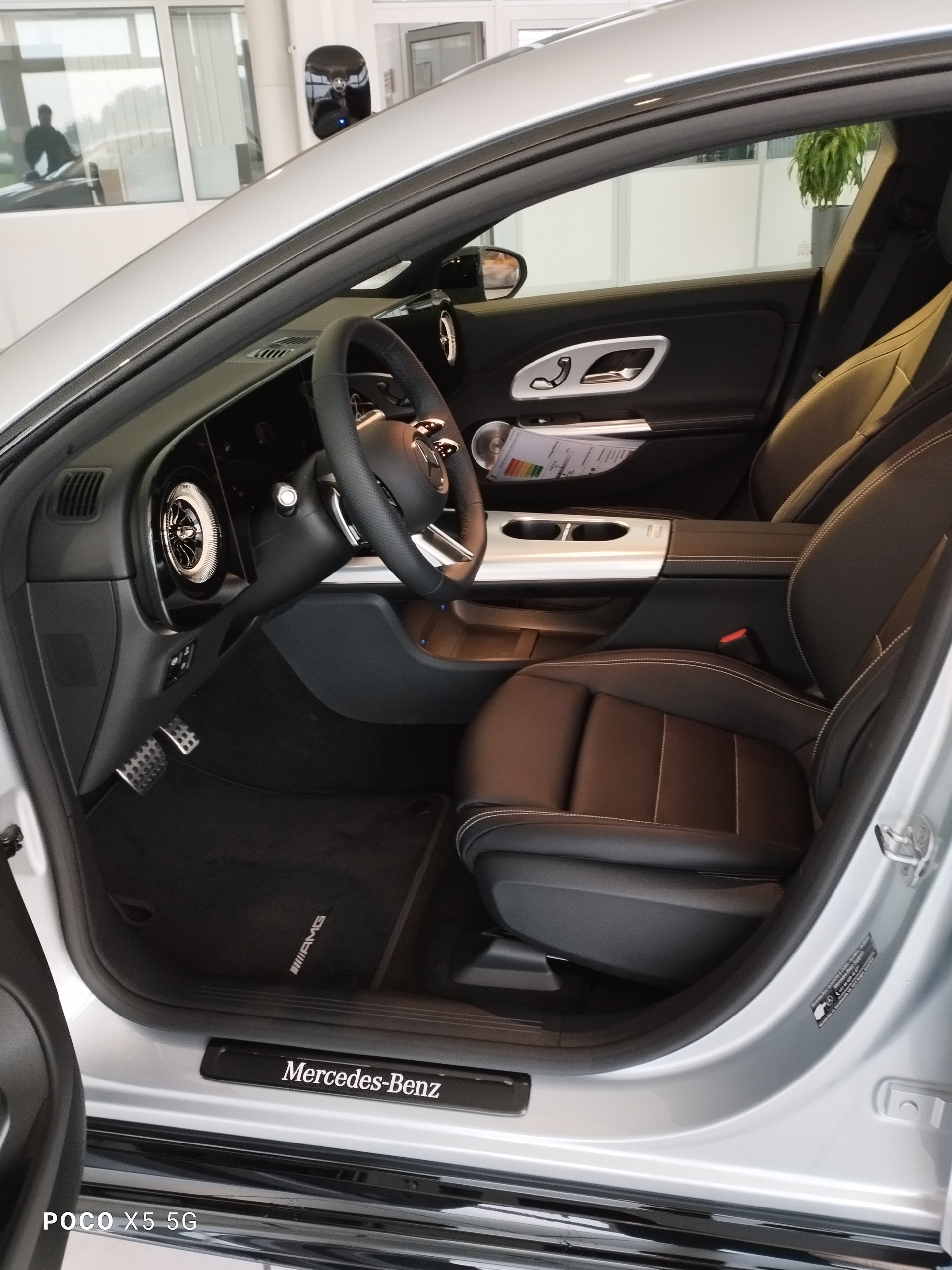 MERCEDES-BENZ CLA 220 4MATIC-image-5