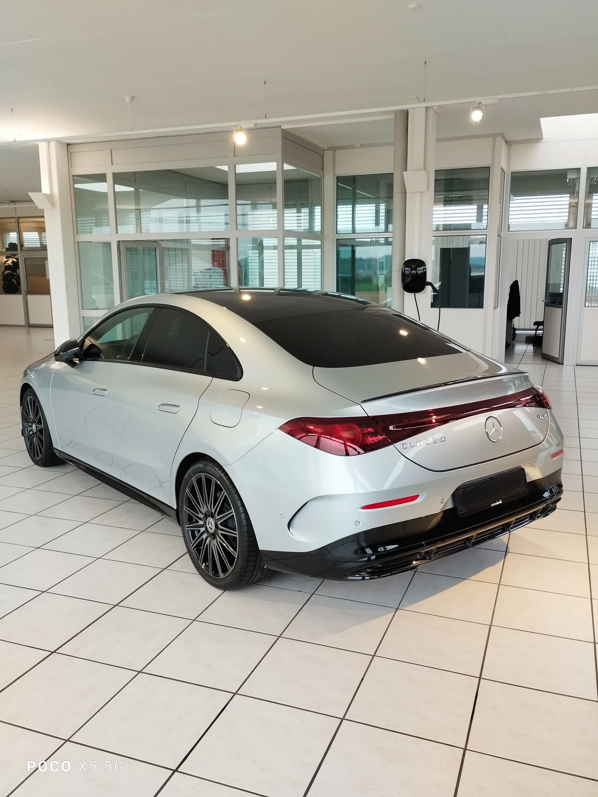 MERCEDES-BENZ CLA 220 4MATIC-image-3