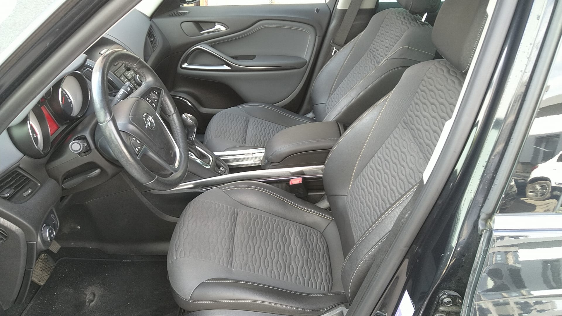OPEL Zafira Tourer 2.0 CDTi Cosmo Automatic-image-6